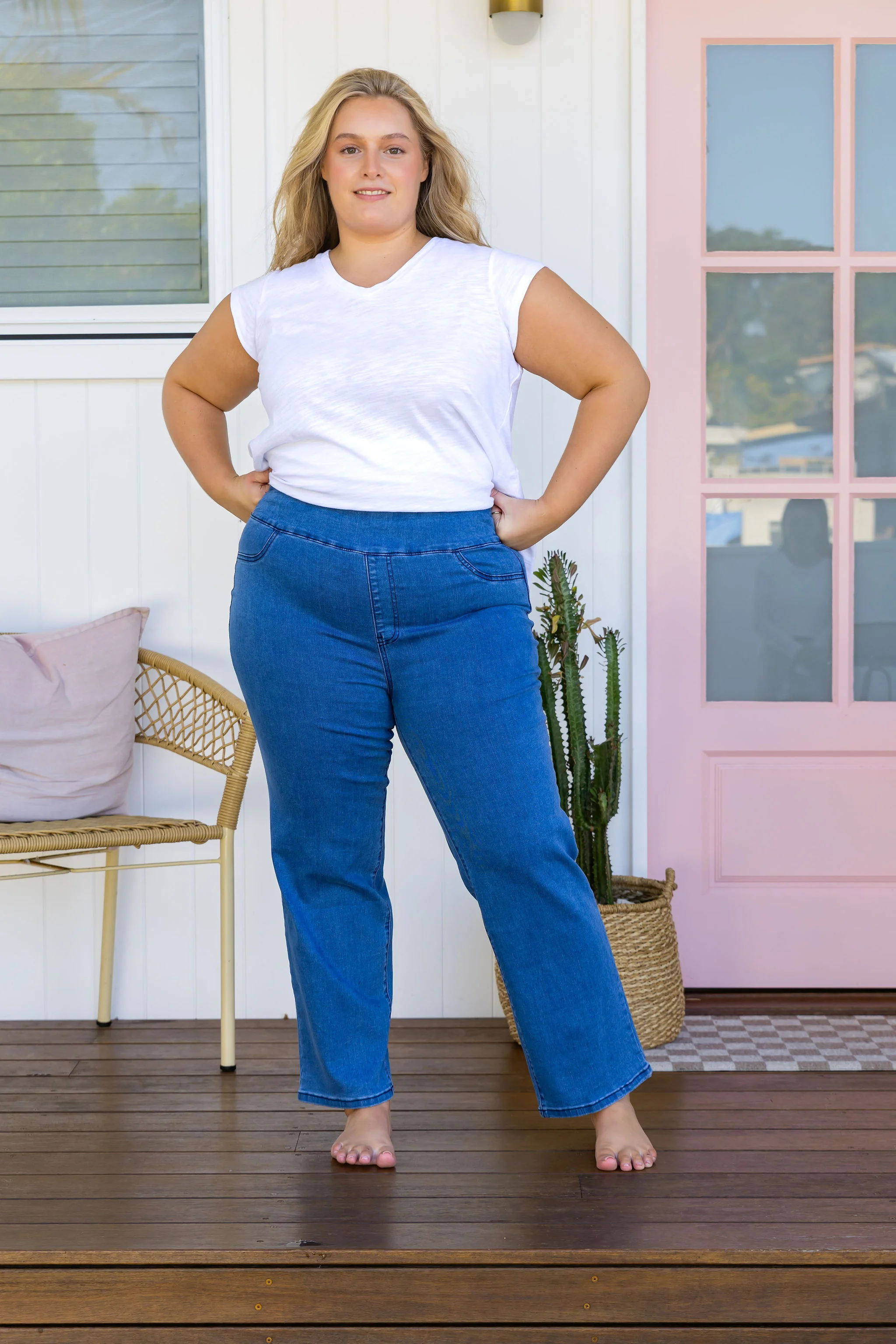 Lara Pull on Jeans in Mid Blue