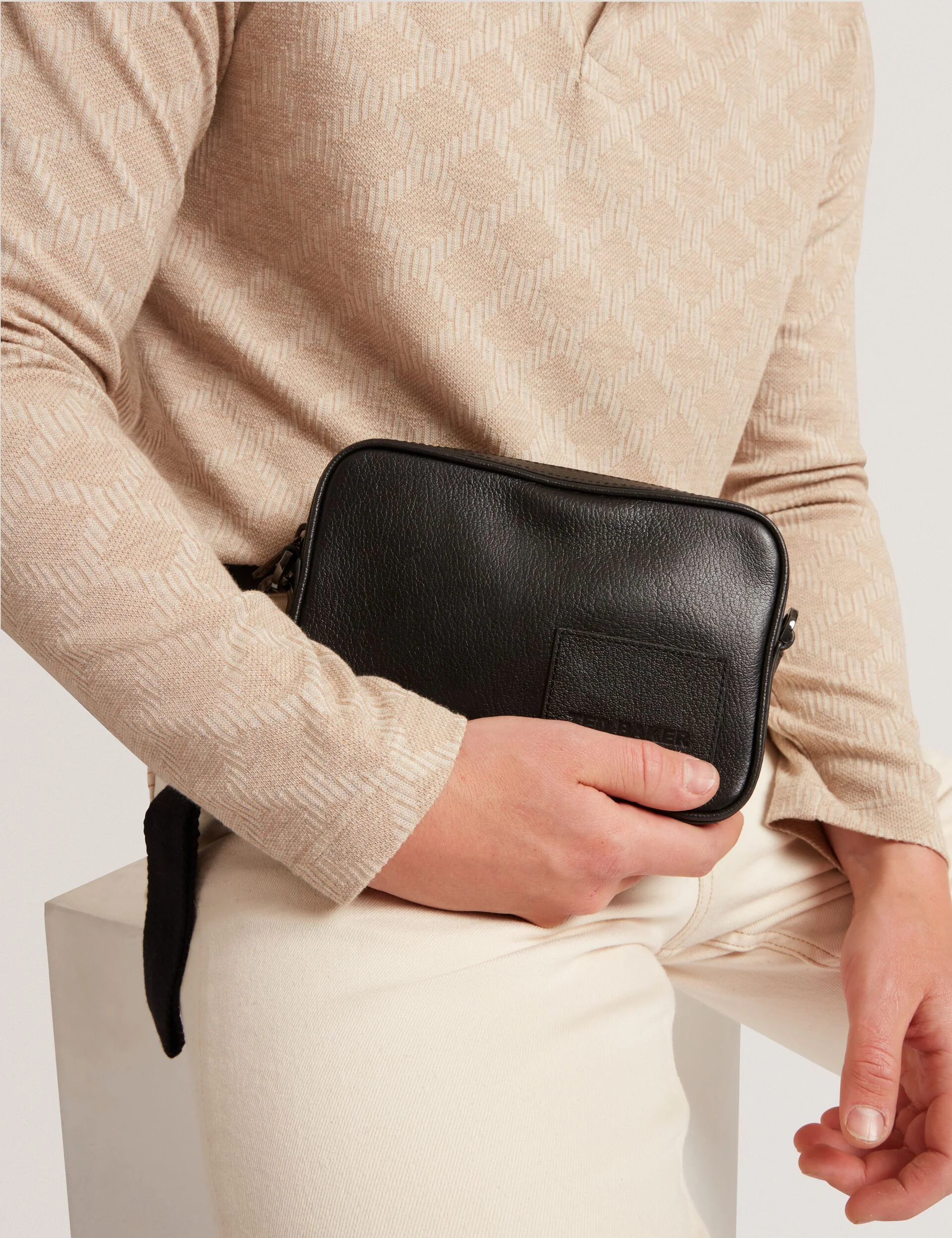 GRIFIN | BLACK