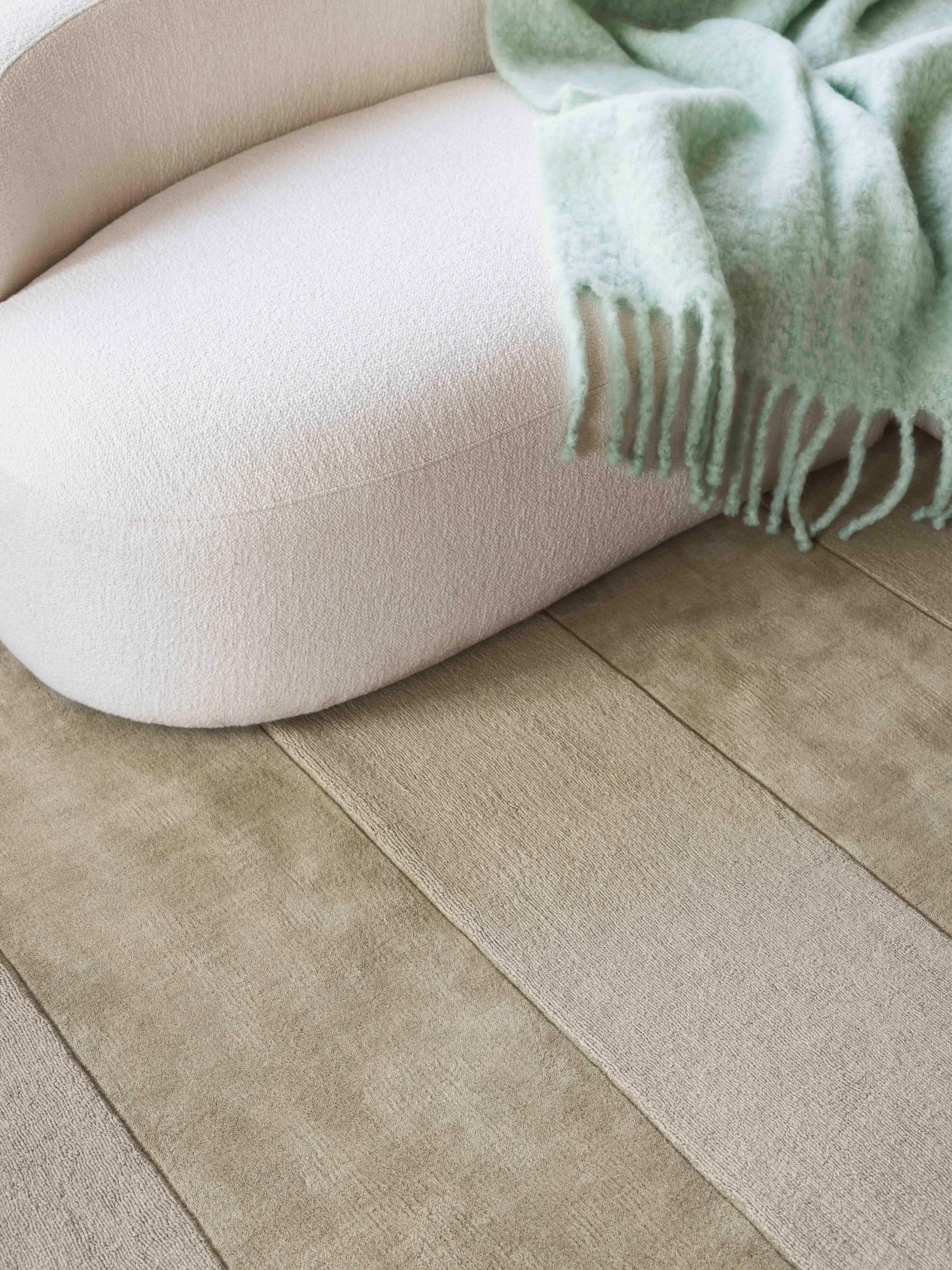 Handgewebter Kurzflor-Wollteppich Sicilian Stripe