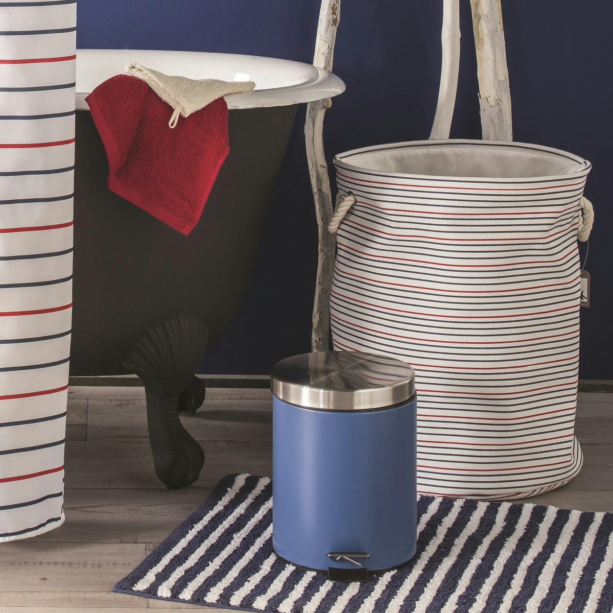 NEPTUNE - Poubelle à pédale 5L en métal bleu