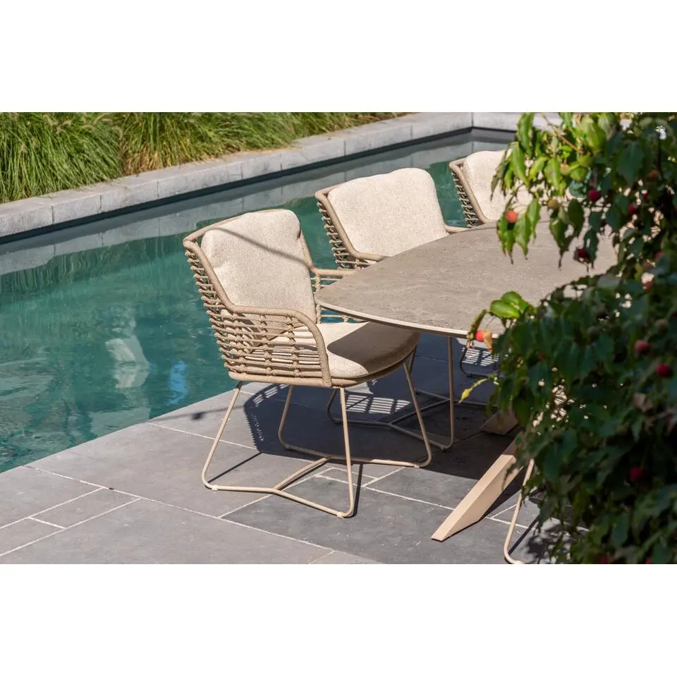 4 Seasons Fabrice lounge dining stoel - Latte