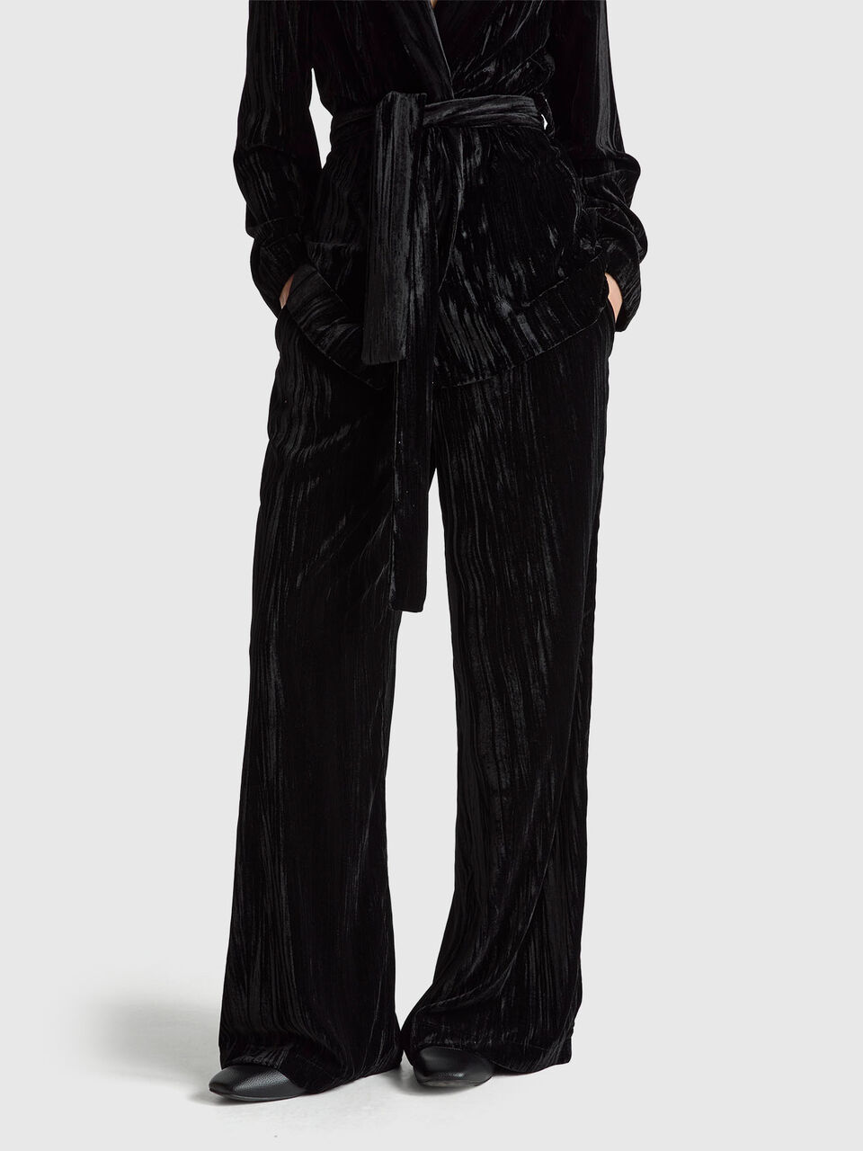 Wide trousers in smooth velvet