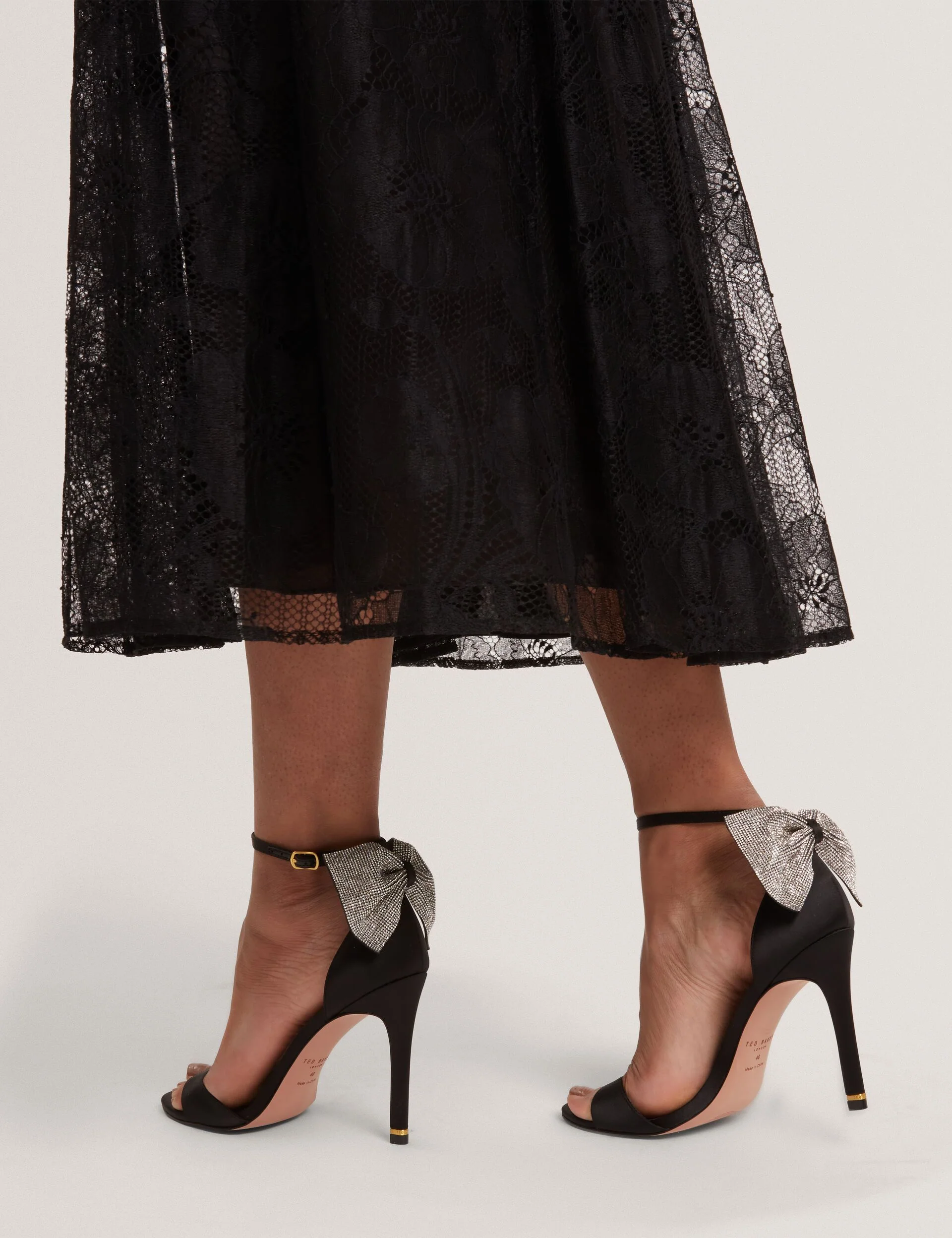 CRIISSY | BLACK