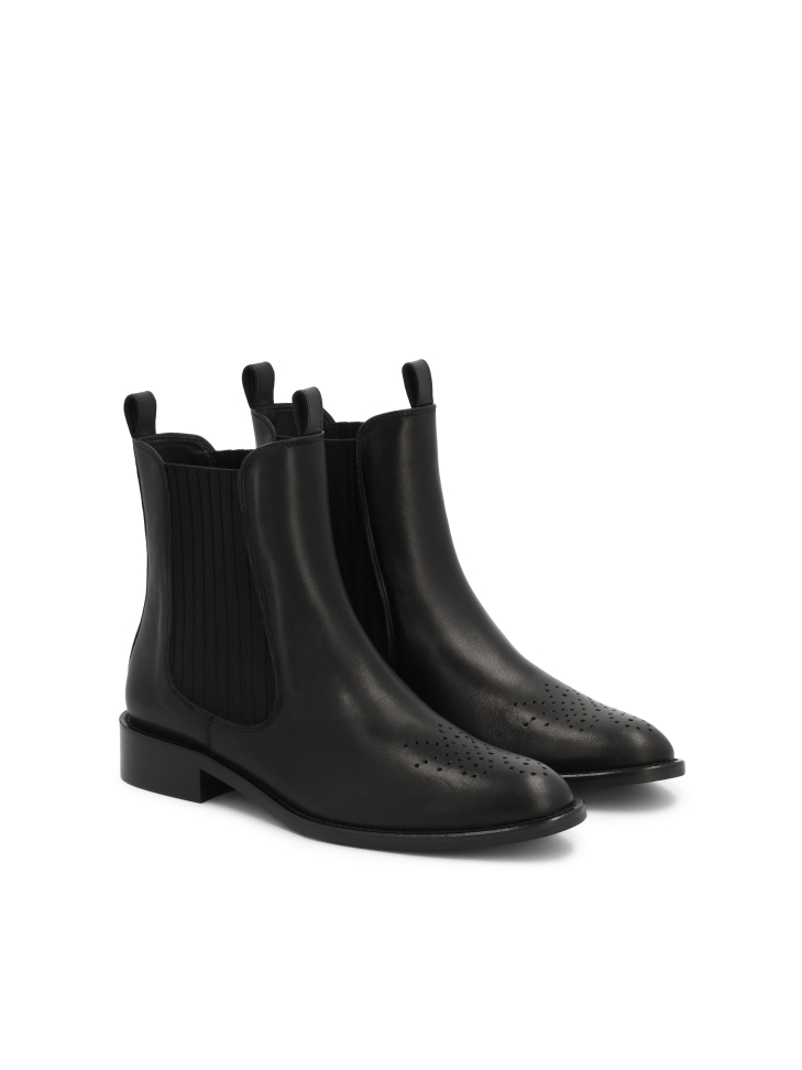 Classic leather Chelsea boots
