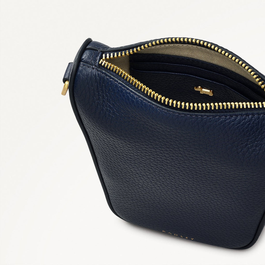 Oak Street - Medium Phone Cross Body Bag