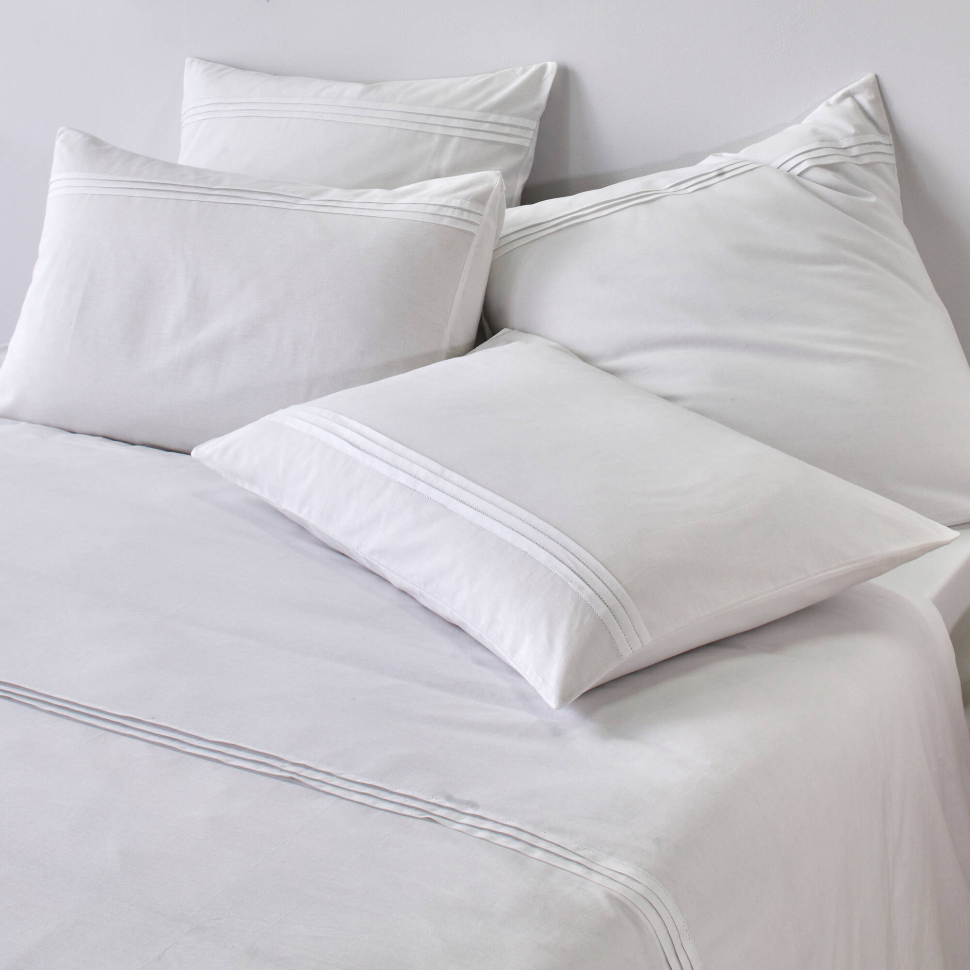 Linge de lit blanc plis plats Colombine&reg;