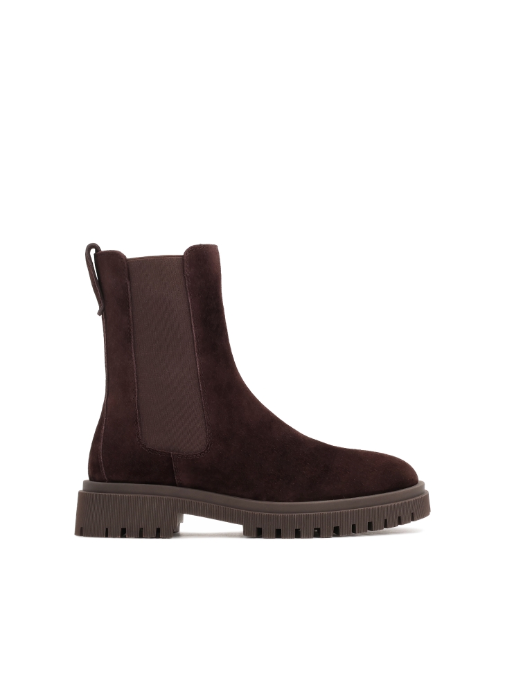 Slip-on suede boots in brown color