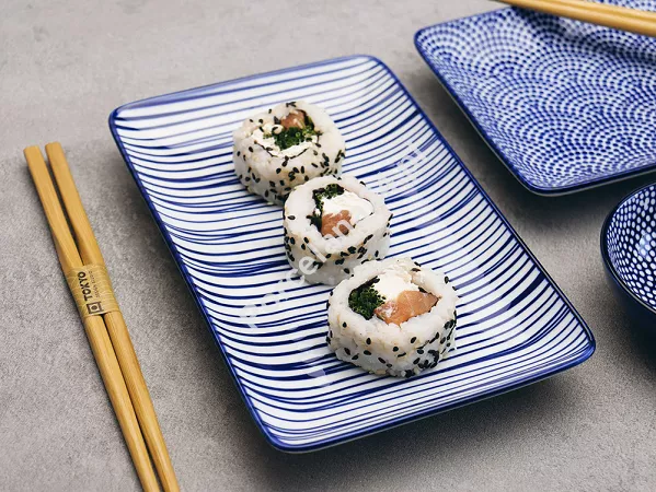 Zestaw do sushi dla 2 osób (4 el.) z pałeczkami Tokyo Design Studio - Nippon Blue 17991