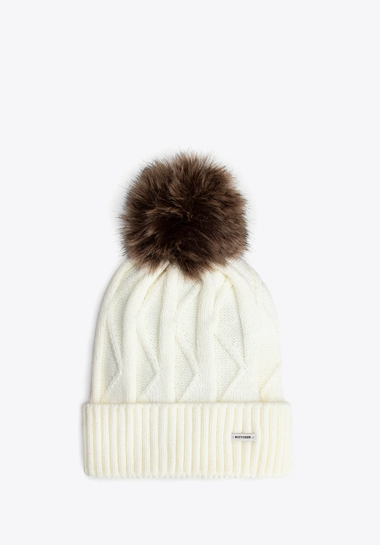 Czapka damska z kontrastującym pomponem ecru