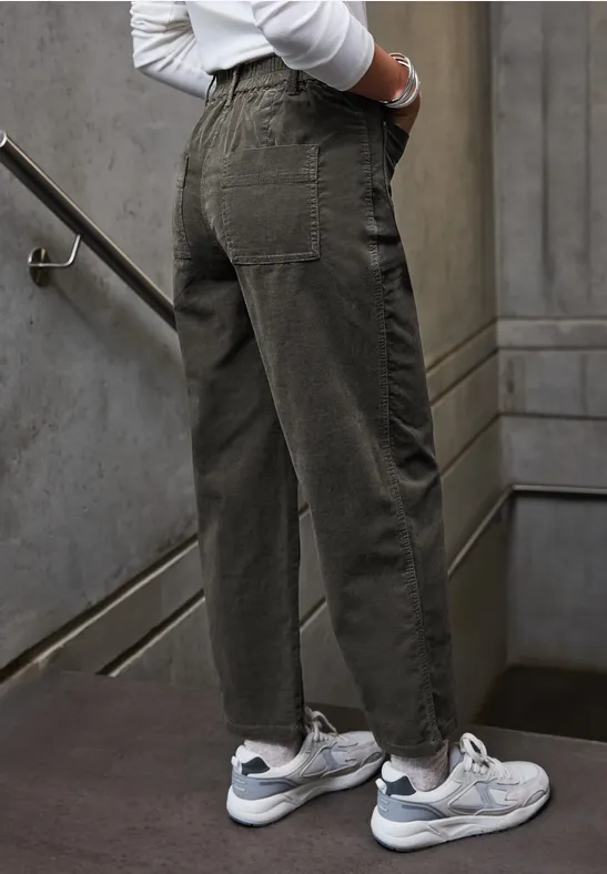 Cordhose mit Patch Pockets