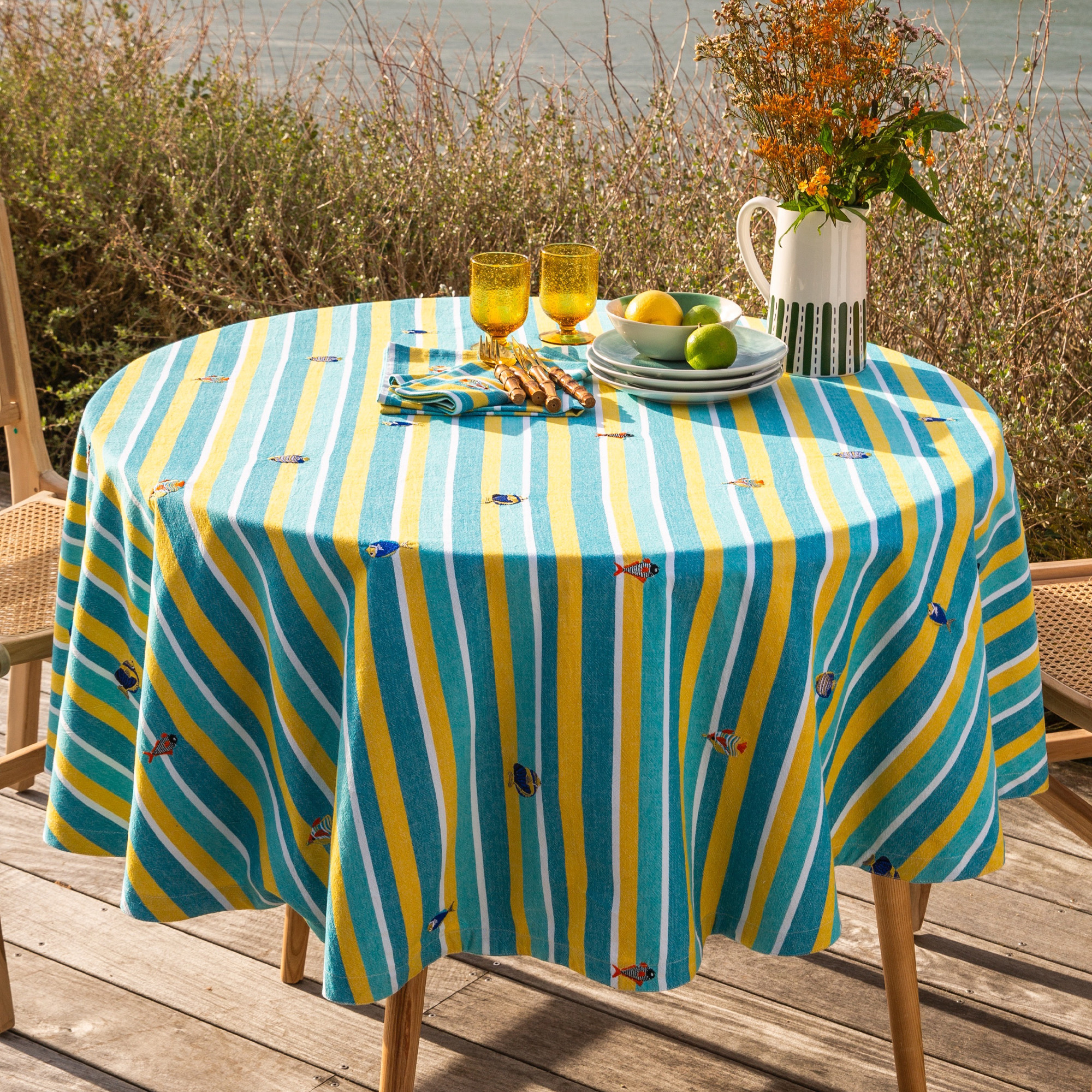 Nappe brodéeChant de l'eau