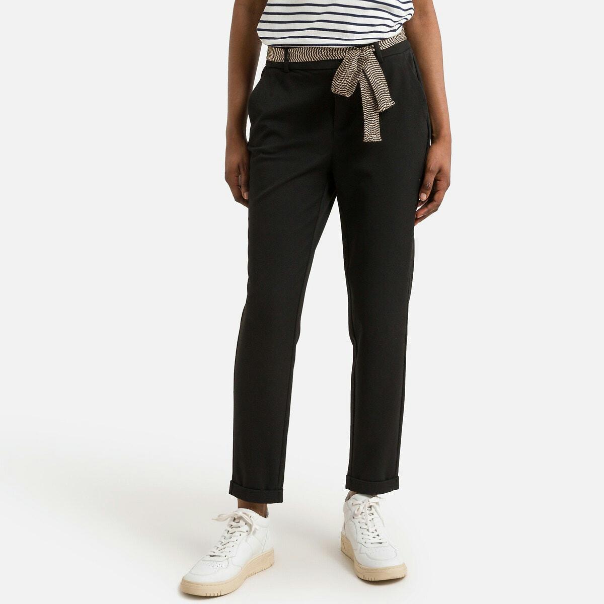Pantalon droit, ceinture à nbuer