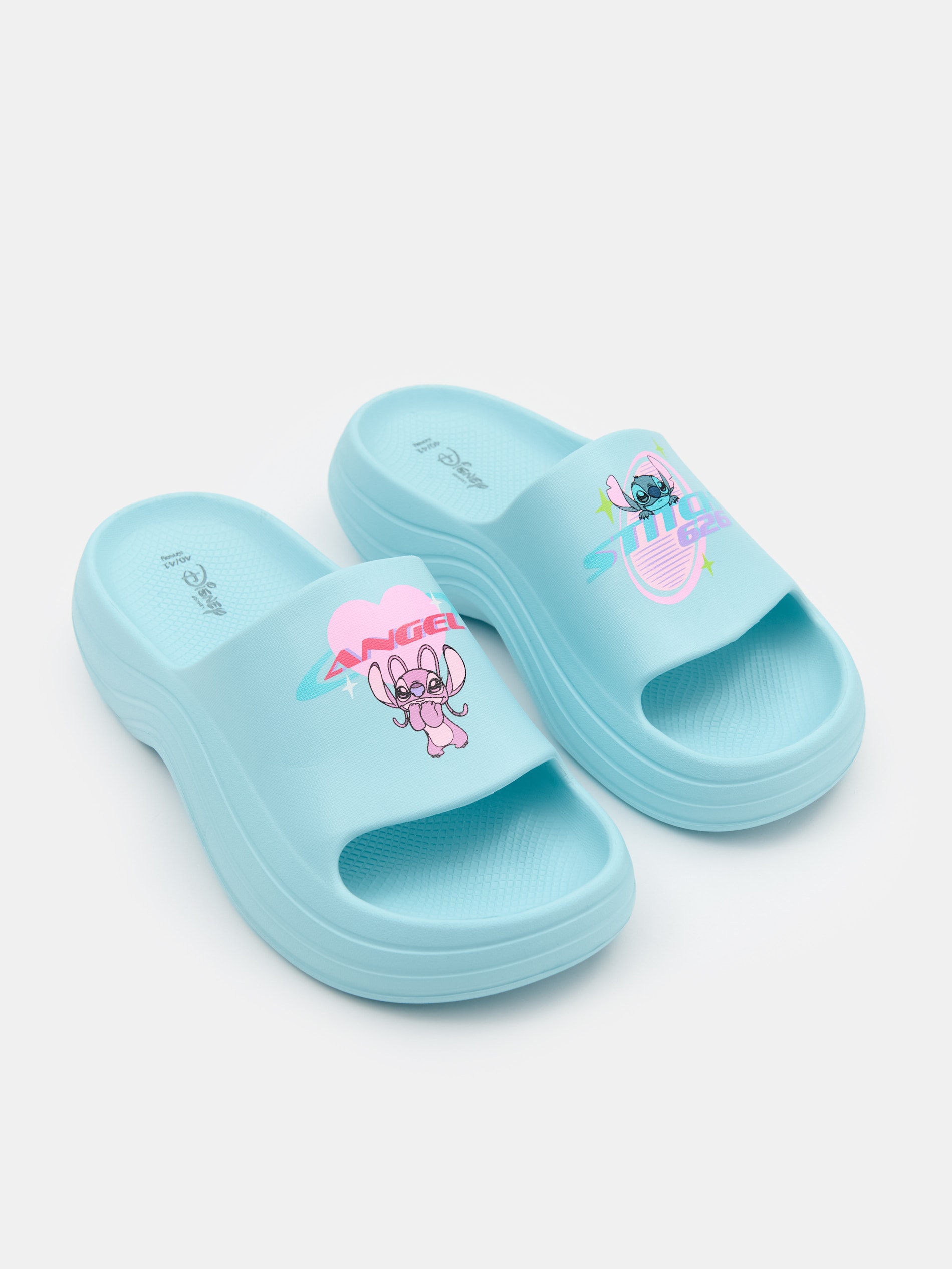 Klapki na grubej podeszwie Stitch