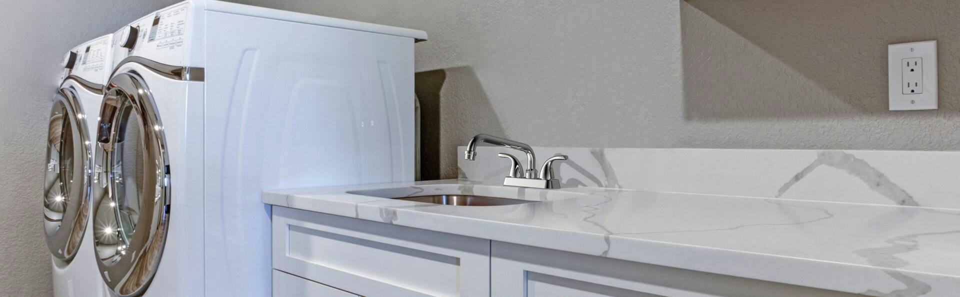Danze 4-in 2-Handle Extended-Spout Centre-set Laundry Faucet, Polished Chrome