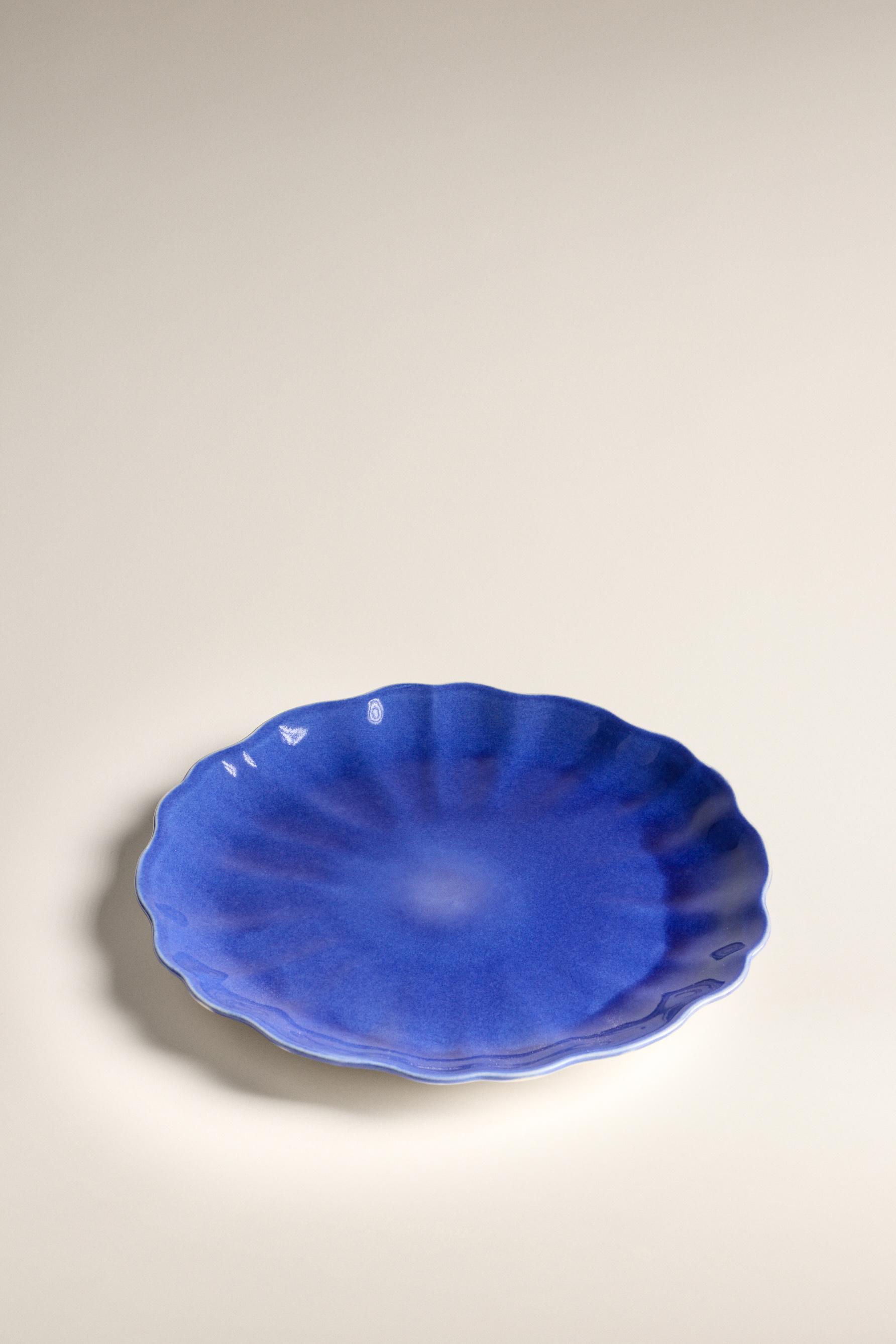 Plato llano azul