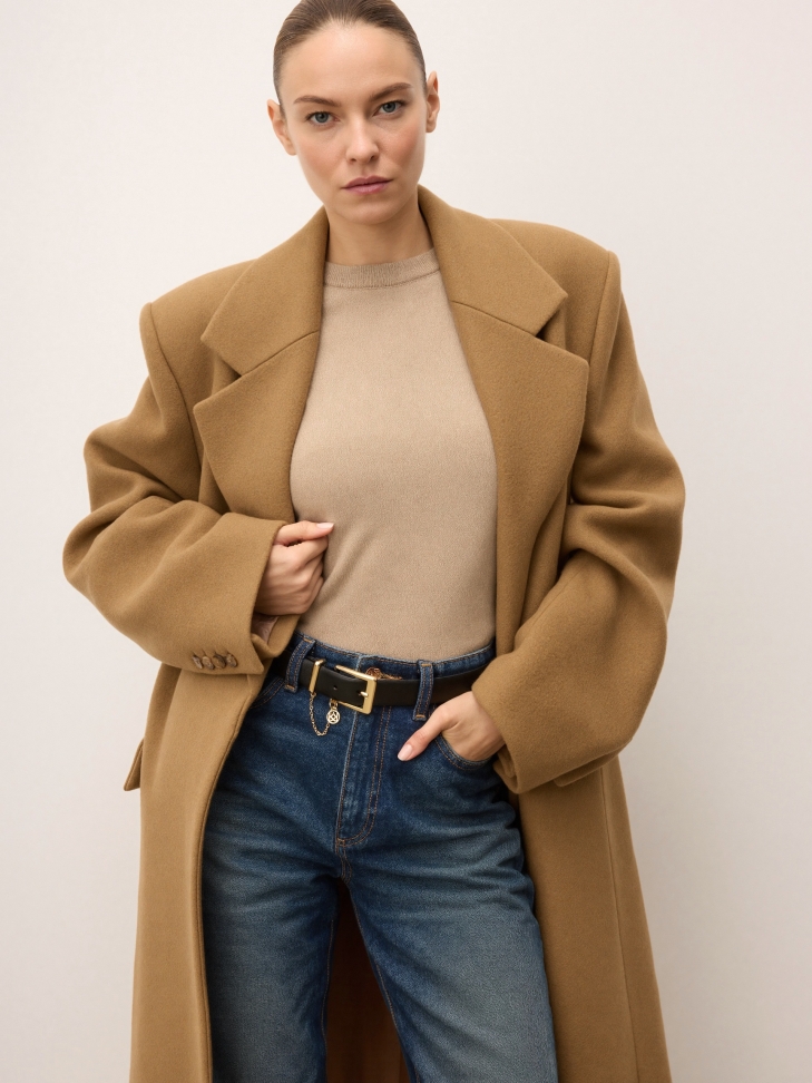 Classic leather belt in deep black