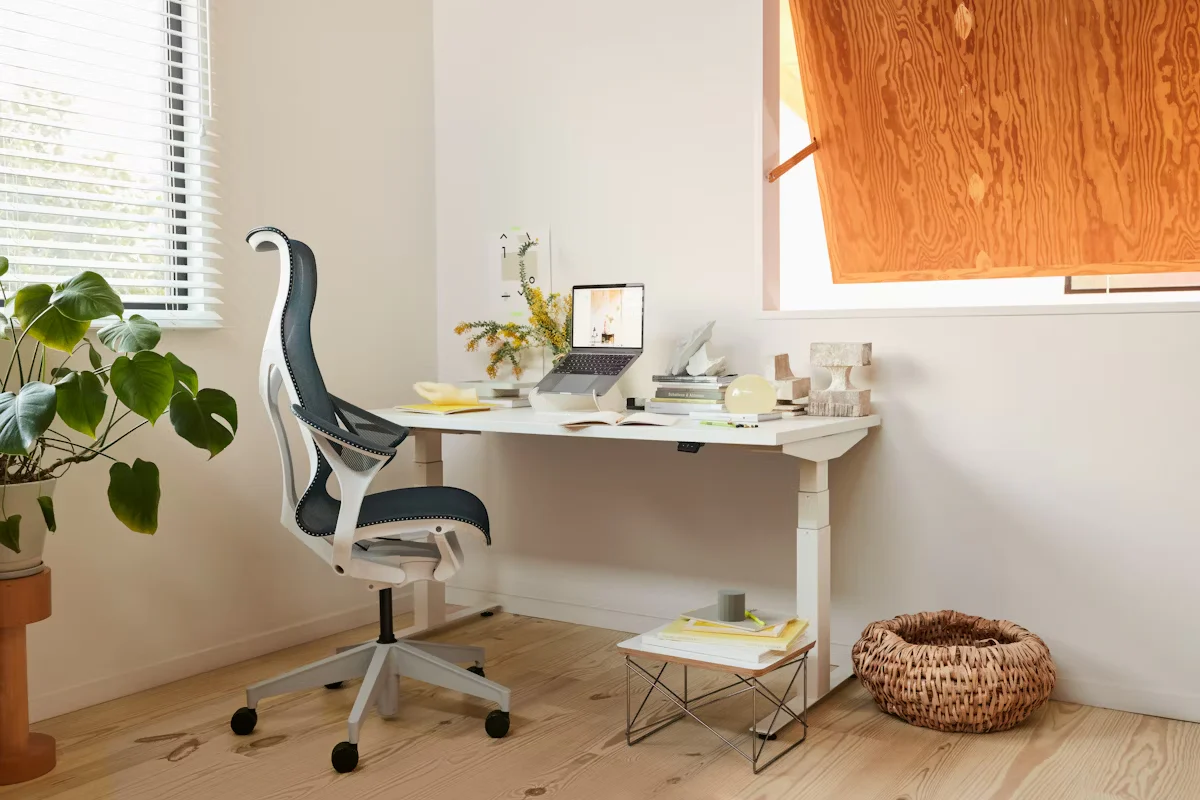 Cosm Chair, Mid Back(Mid/Adjustable Arm/Canyon)