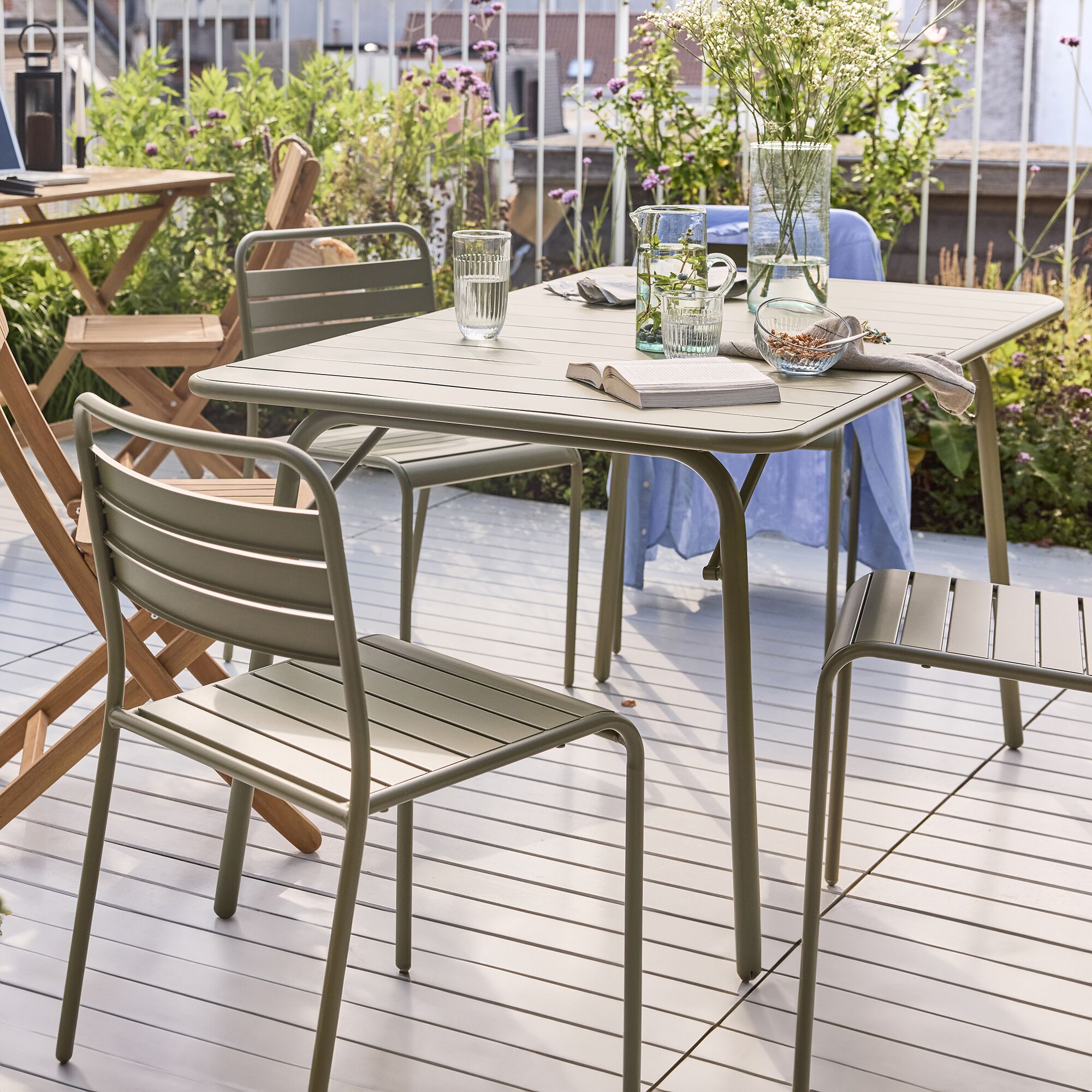 SOURIS - Table de repas jardin pliante rectangle en acier - vert kaki (6 places)