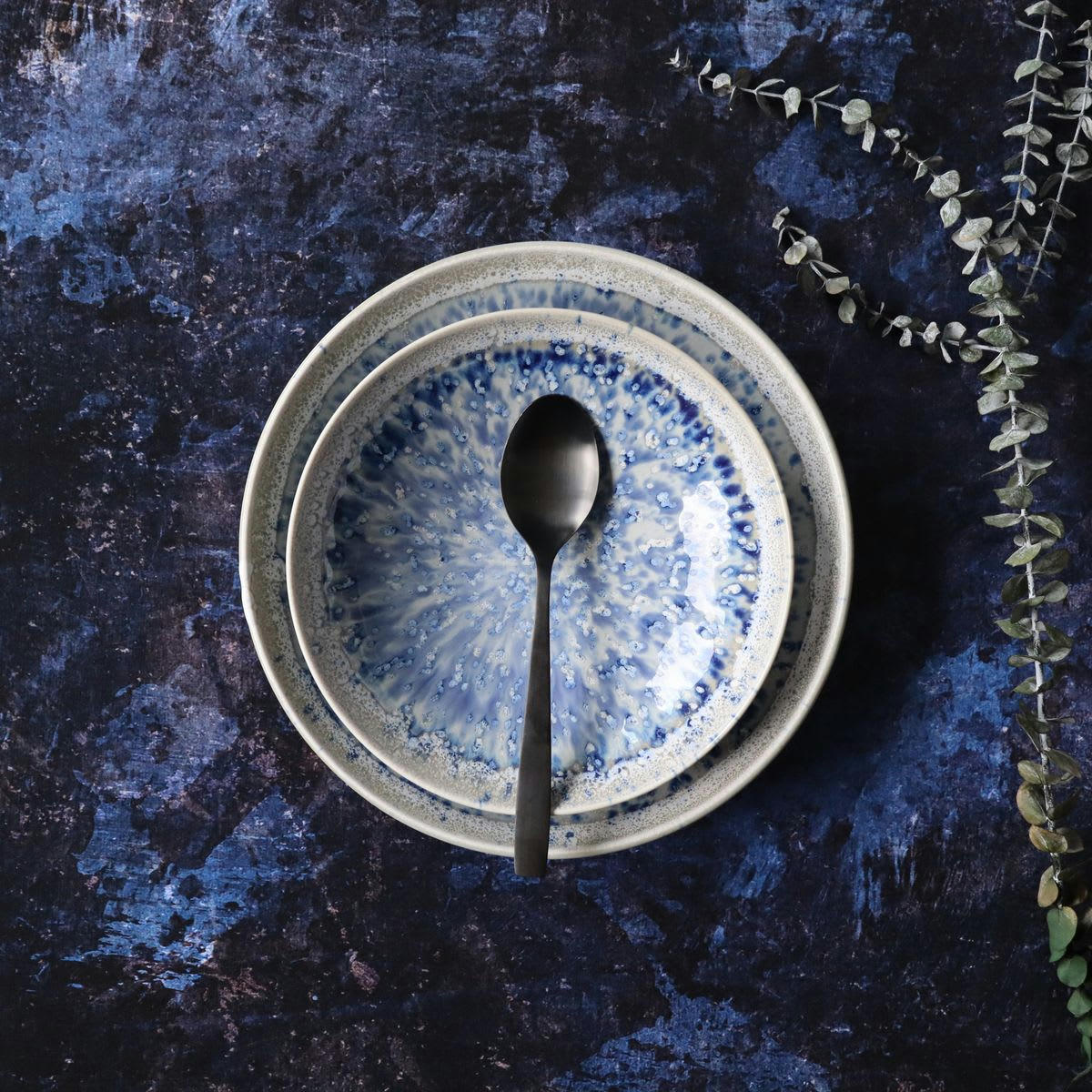 SAPHIR - Lot de 6 assiettes creuses en porcelaine émaillée bleue 21cm