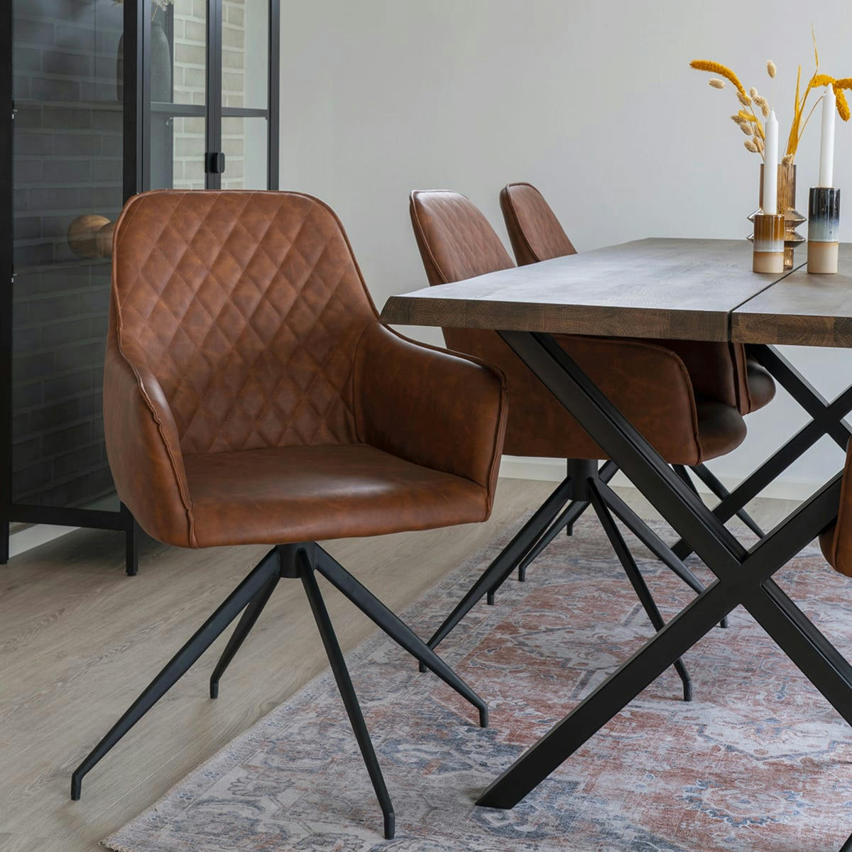 HARIBA - Chaise de salle à manger en simili pivotante marron