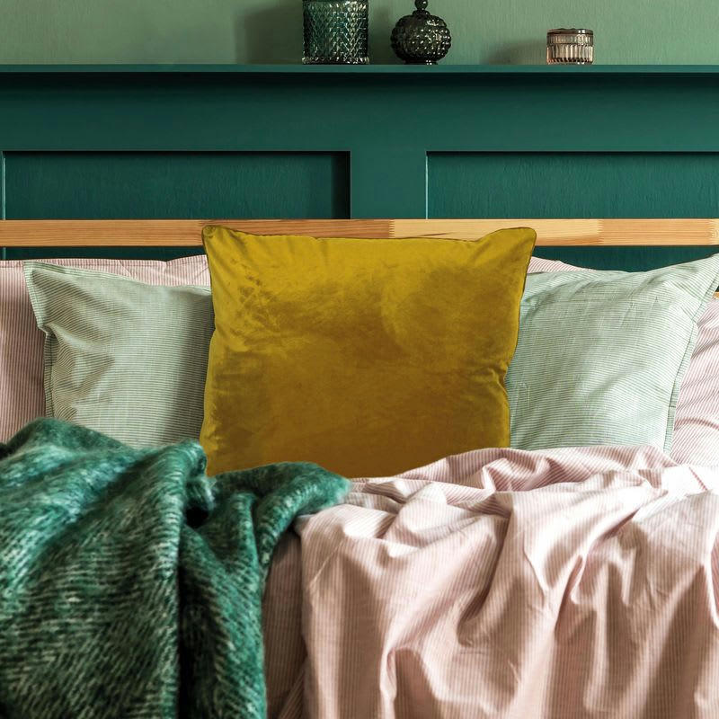 VELOURS - Coussin en velours jaune 70x70