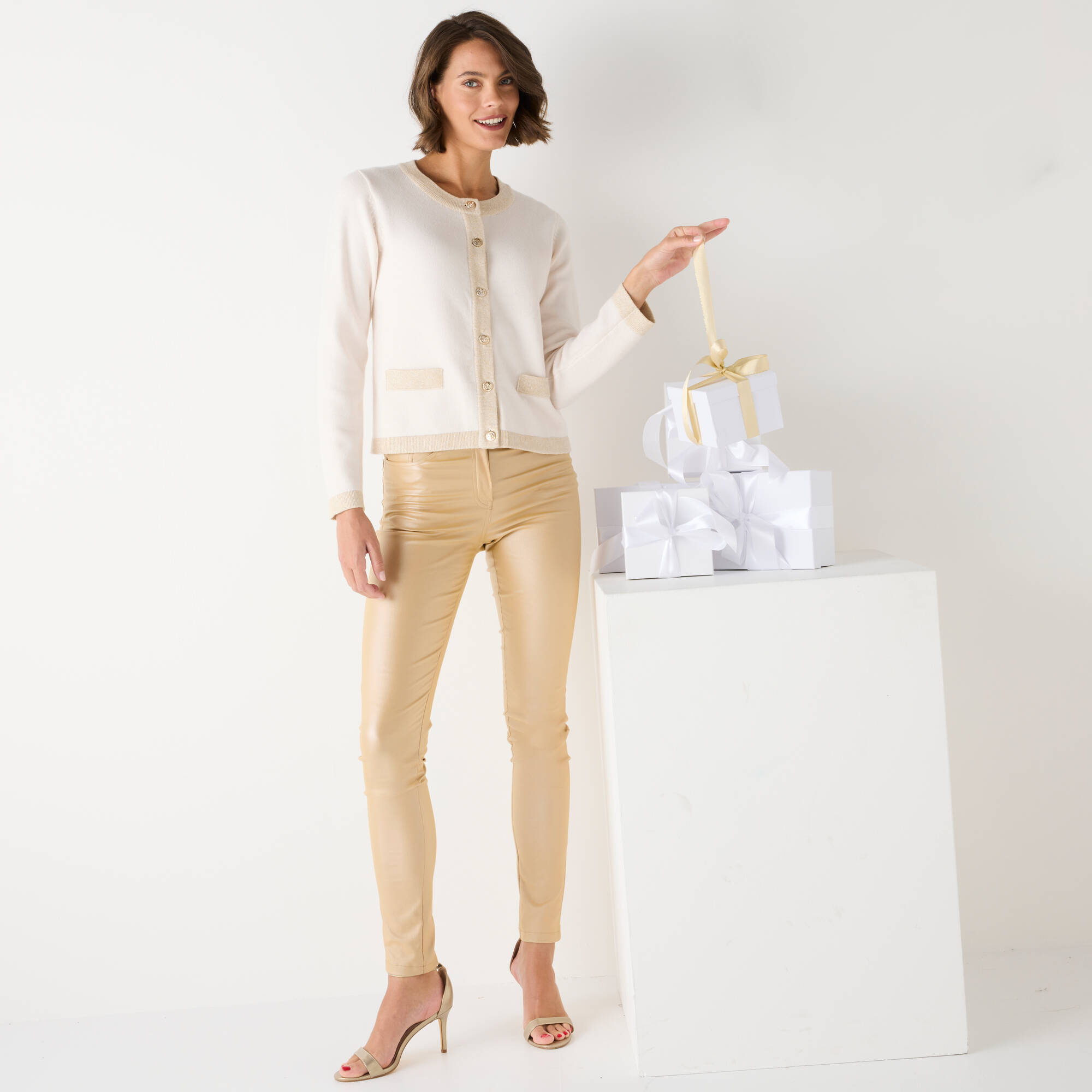 Cardigan boutons dorés, détails brillants