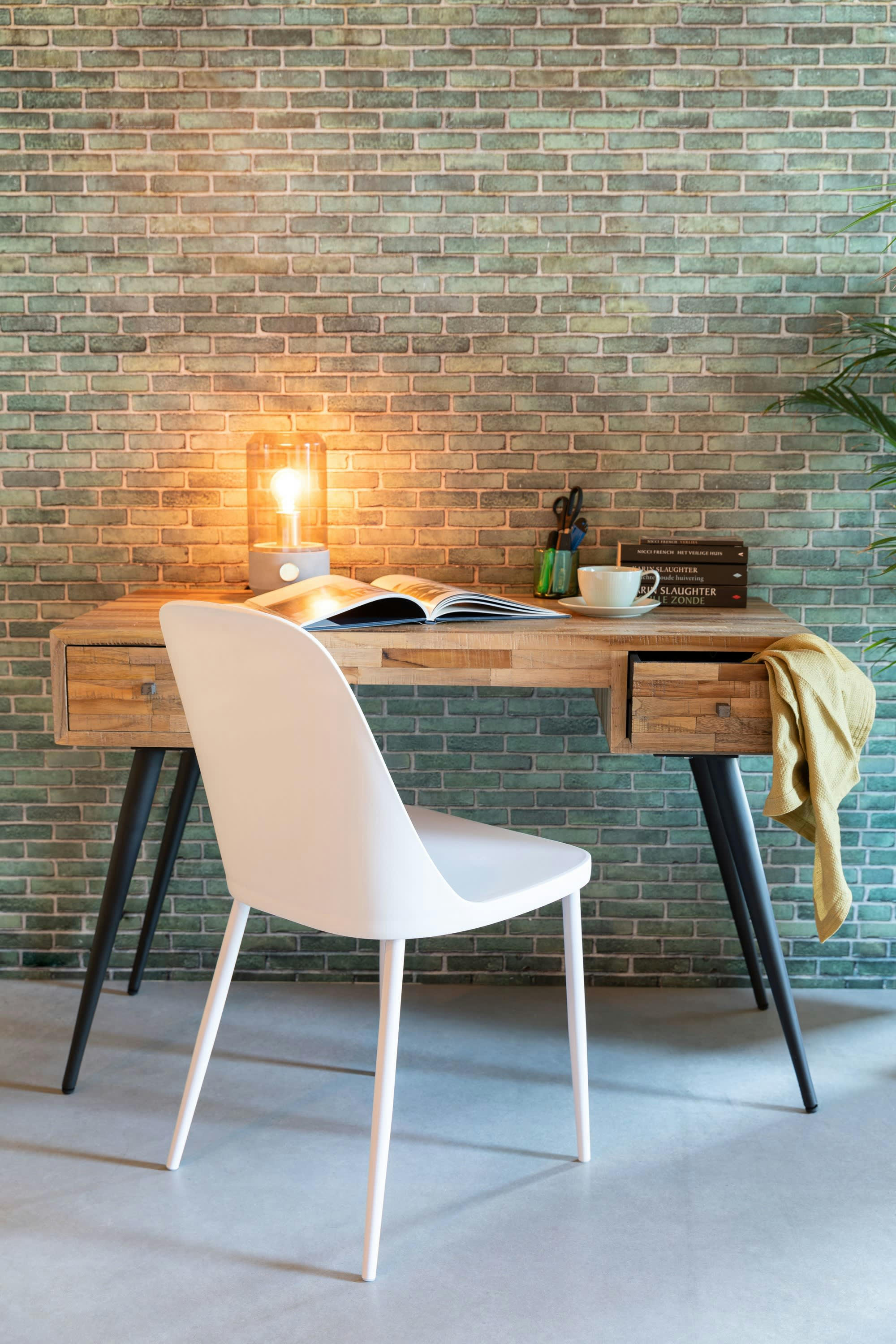 PIP - Chaise en polypropylène rose