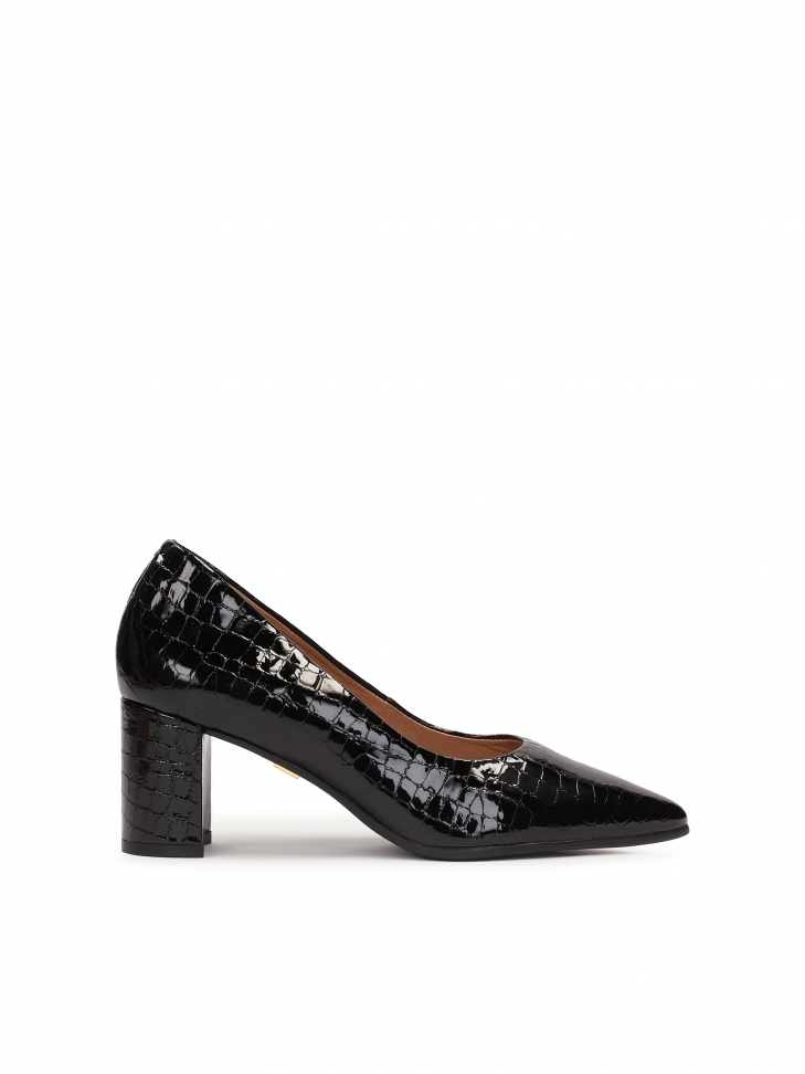 Embossed patent leather pumps