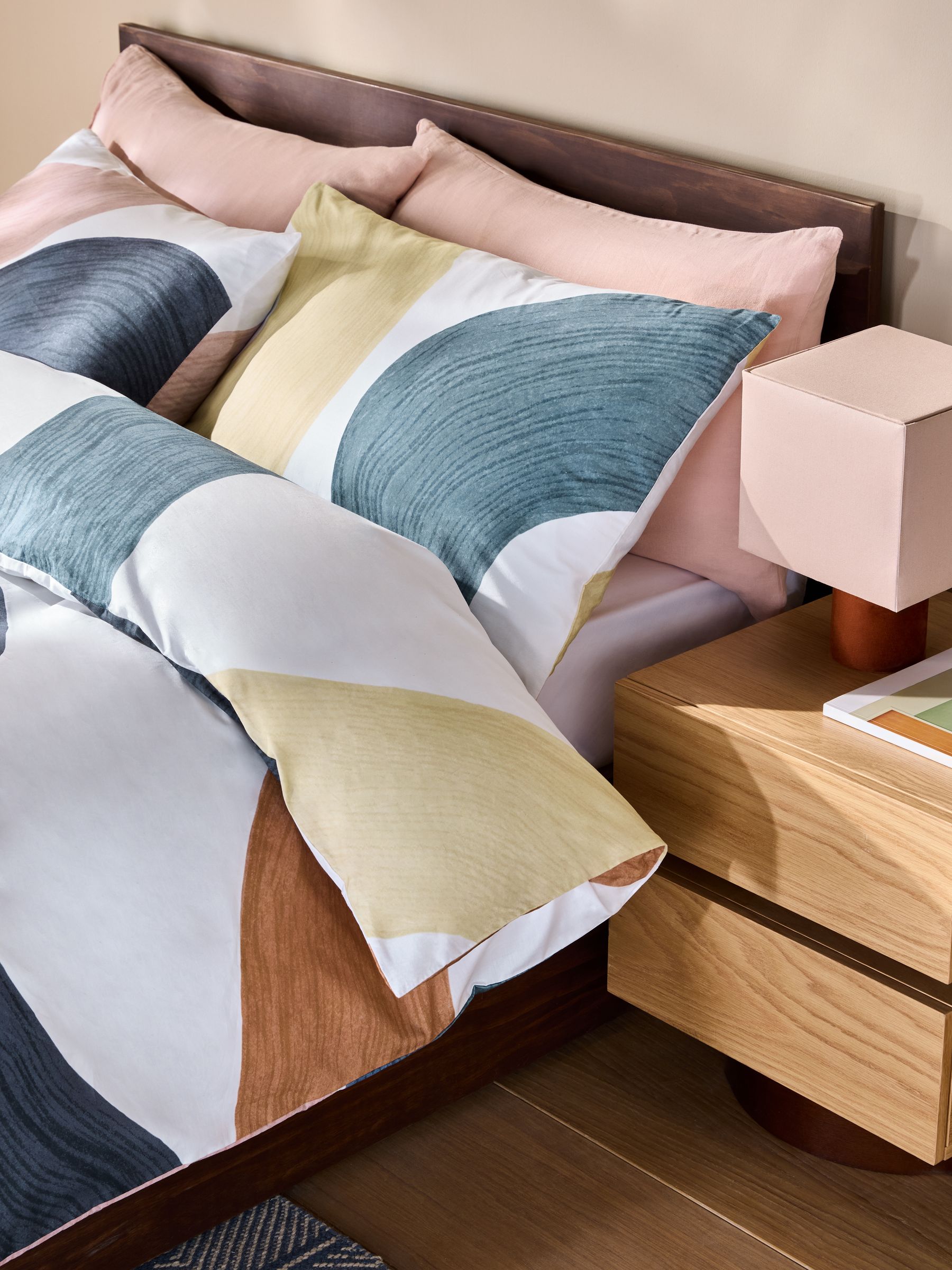 Rala 180 Thread Count Duvet Cover and Pillowcase Set in Multi