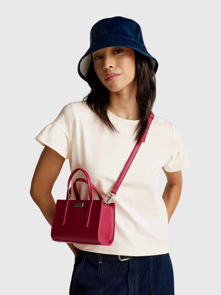 T-shirt with ruffled sleeves