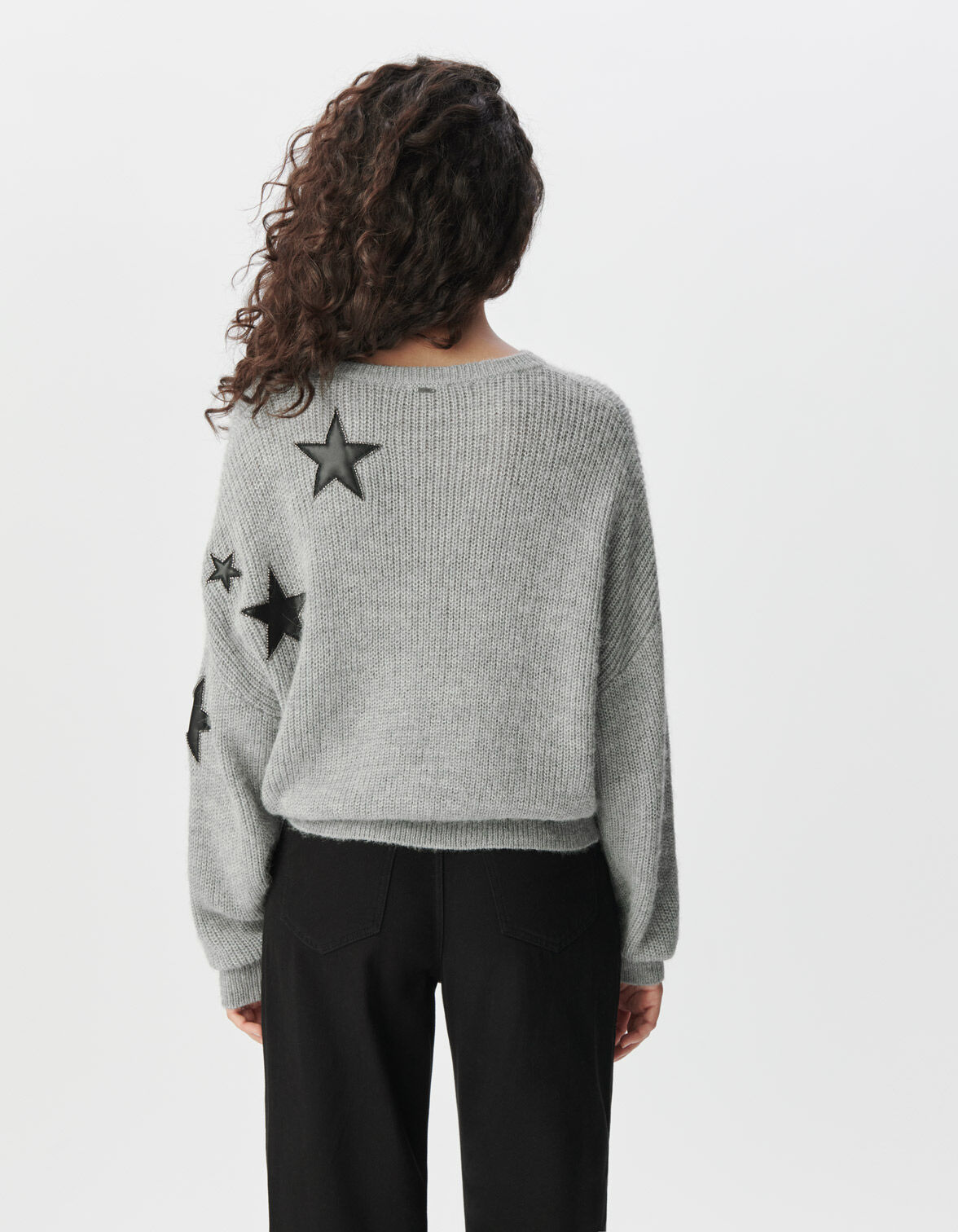 Pull gris tricot découpes rock étoiles et perles Femme
