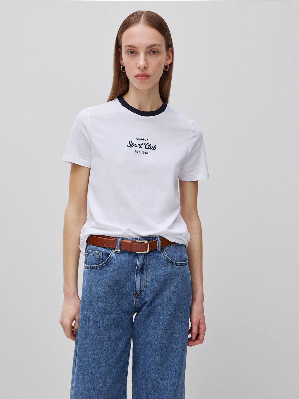 T-shirt with embroidered crest