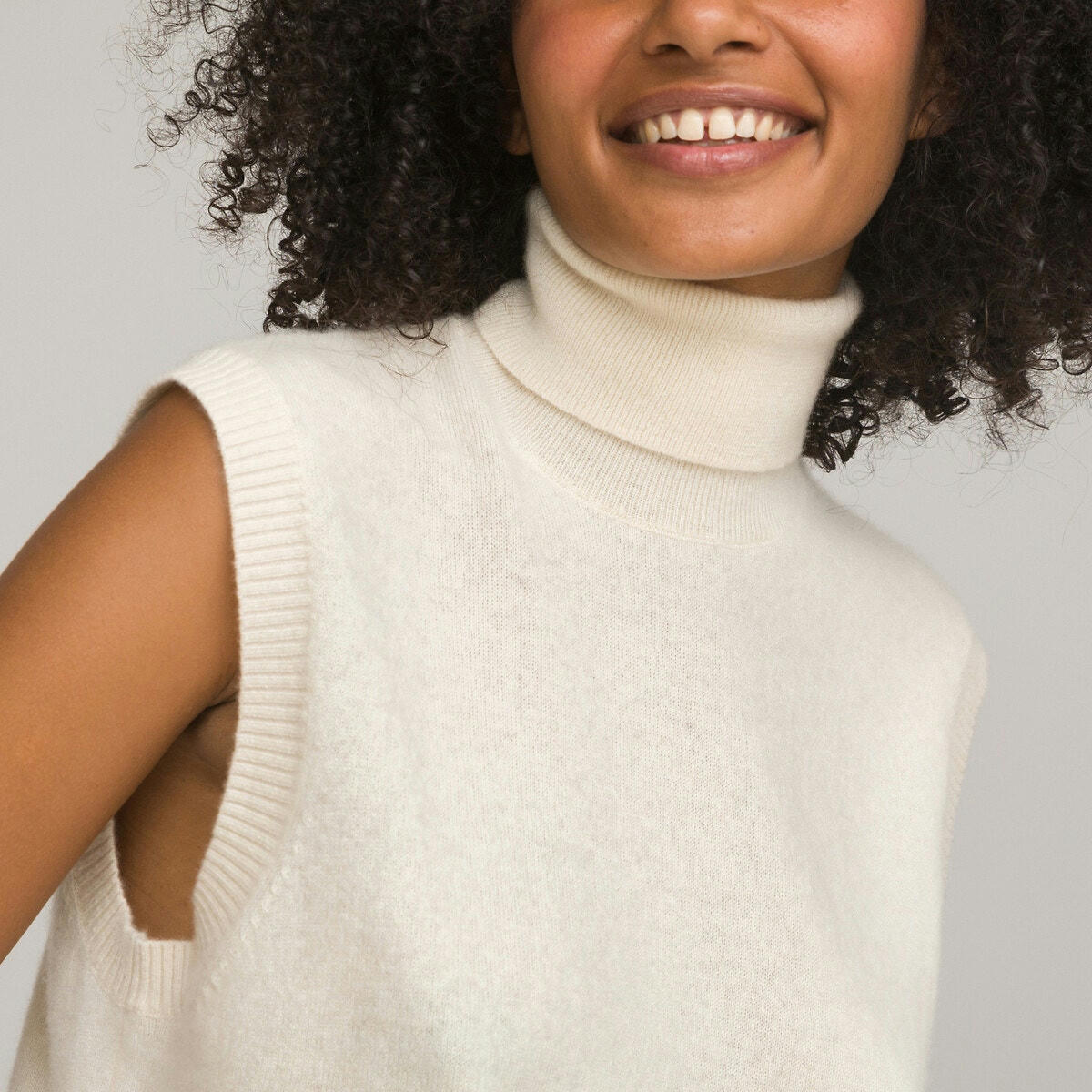 Pull sans manches, col roulé en cachemire