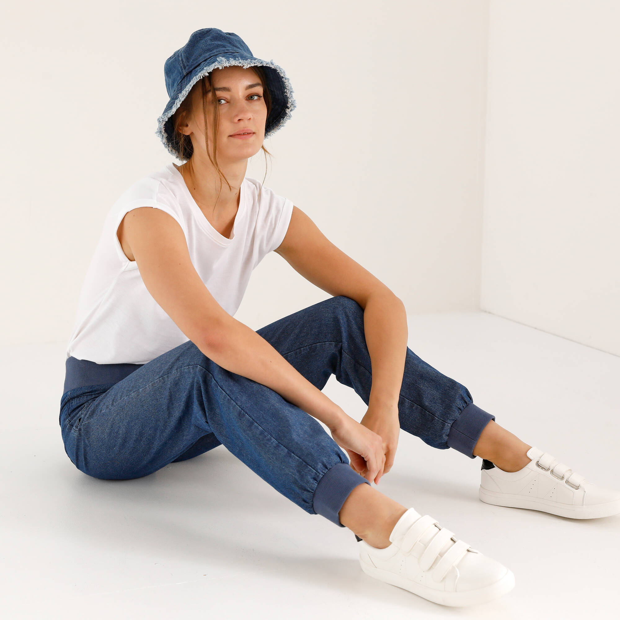 Pantalon blousant taille élastiquée, denim