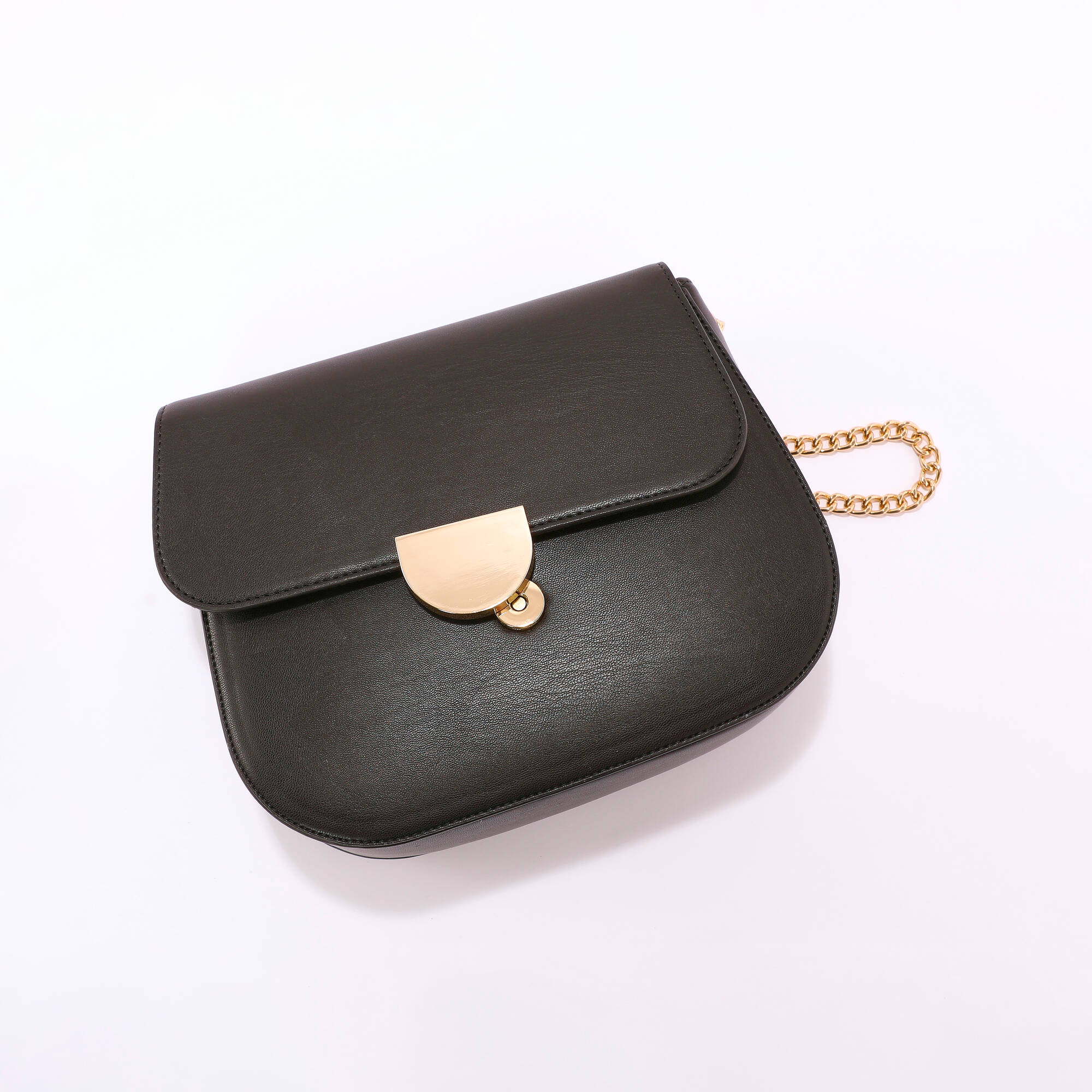 Sac à main avec cha&icirc;ne, porter épaule