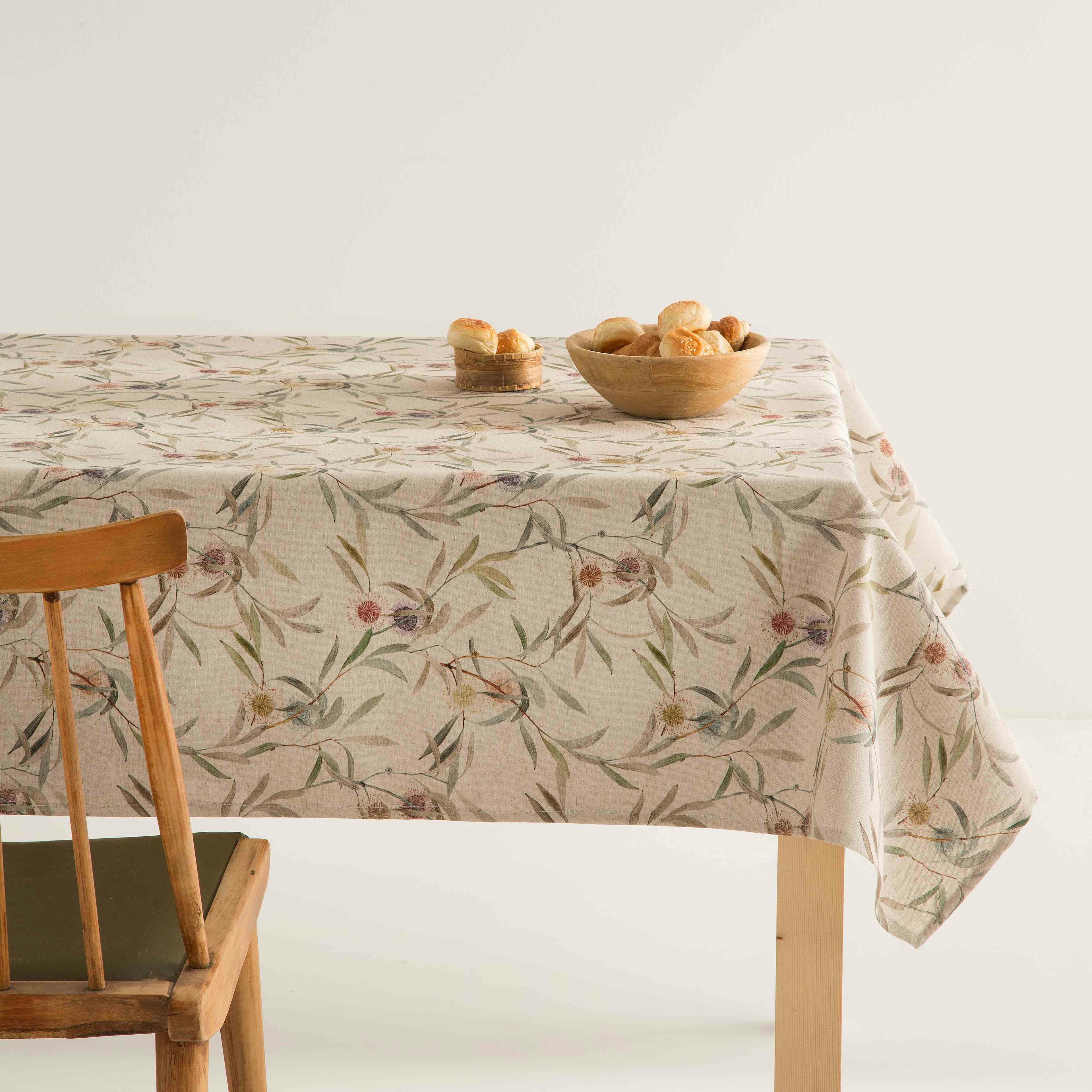 DAFINA - Nappe en lin taupe imprimée avec traitement anti-taches 140x240 cm