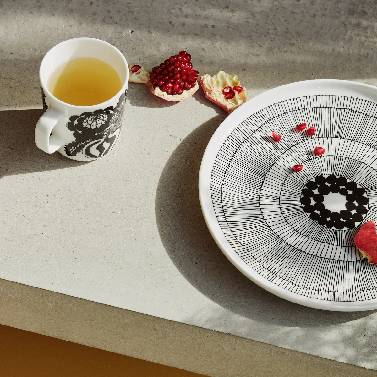 Marimekko - Oiva Siirtolapuutarha Becher mit Henkel