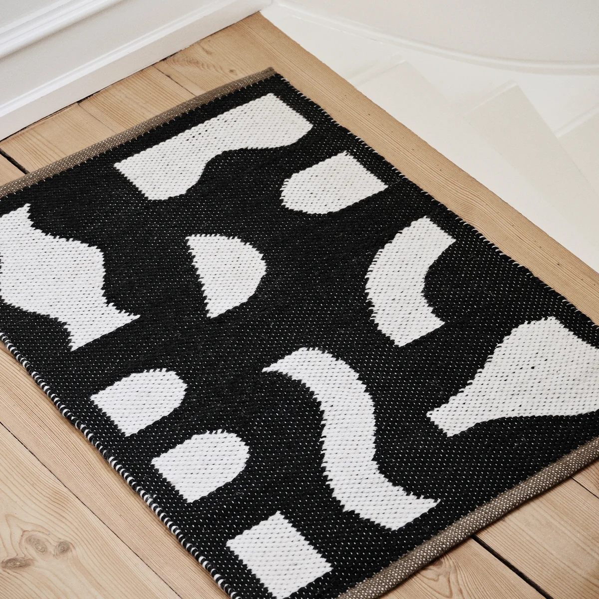 Broste Copenhagen - Ceres Fußmatte, schwarz / off-white