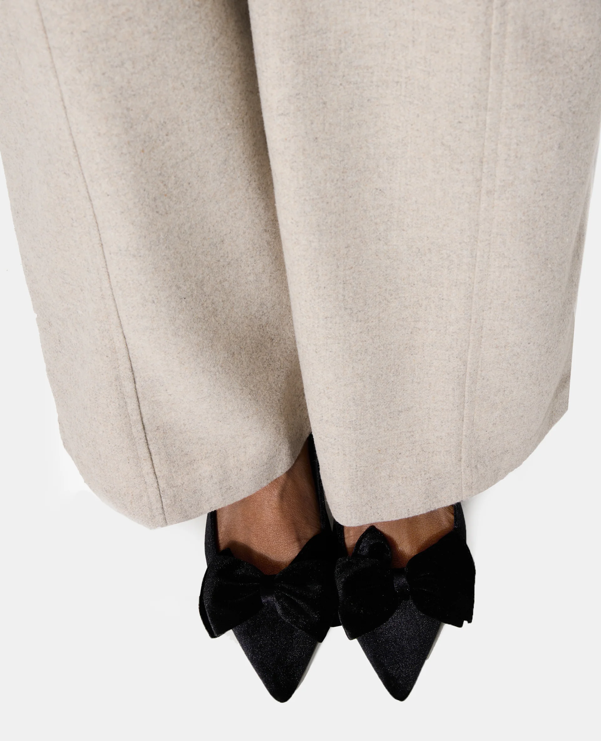Escarpins pointus en velours avec nœud