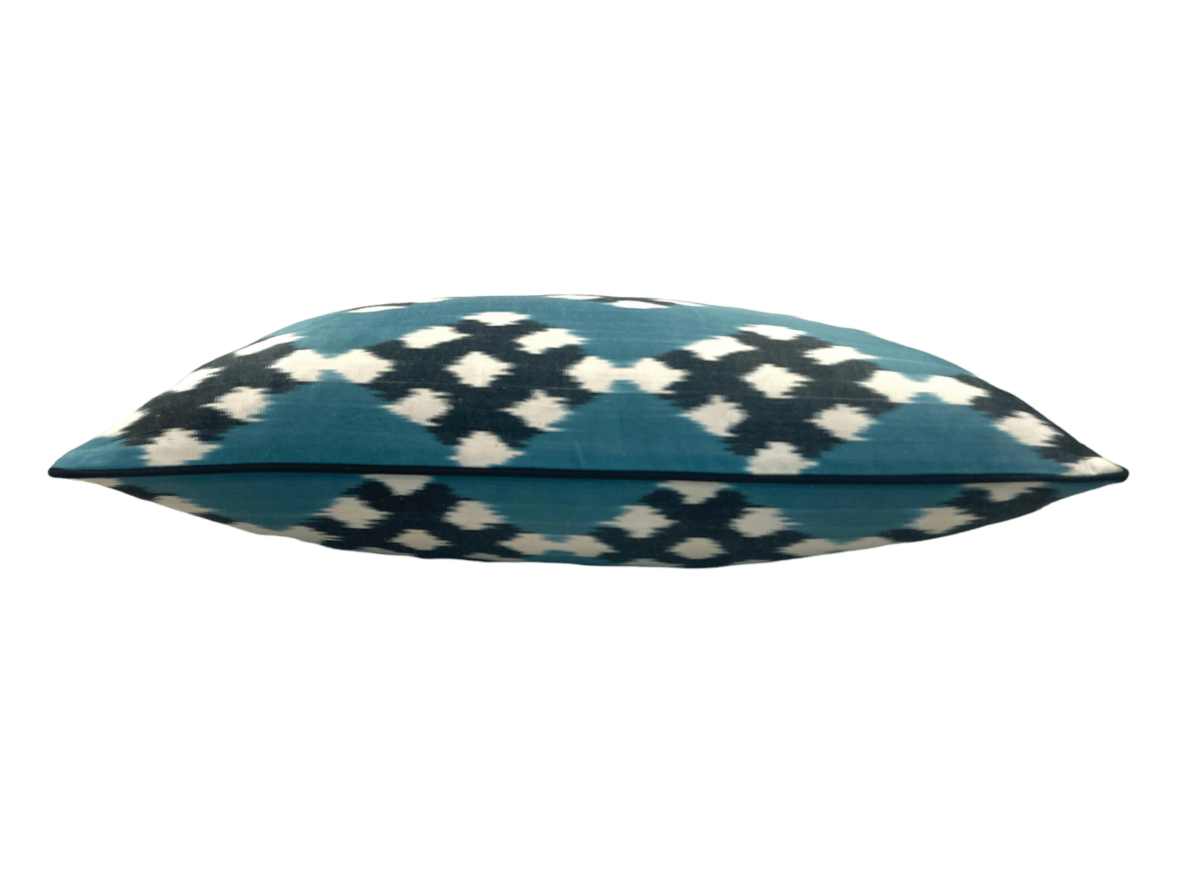 - Housse de coussin double soie ikat  40x60 bleu