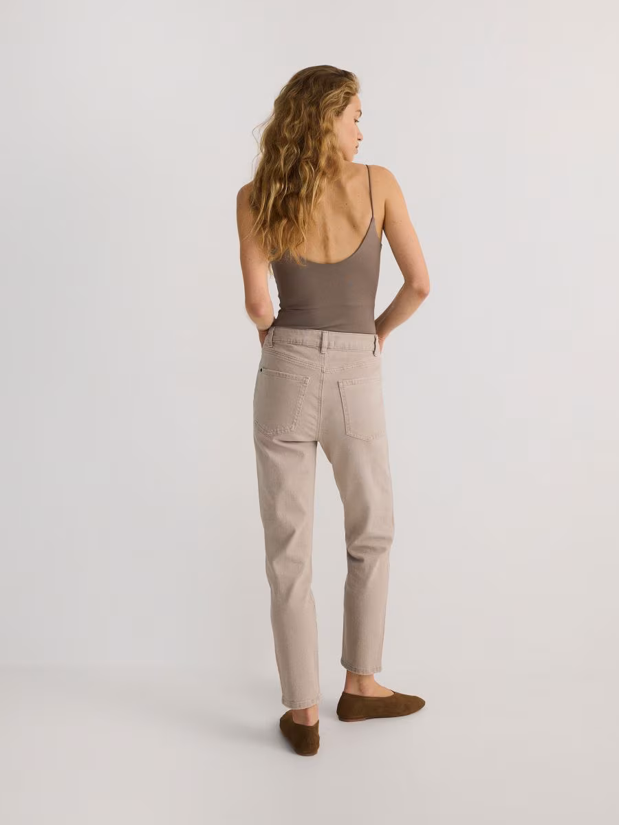 Mom Fit Slim Jeans
