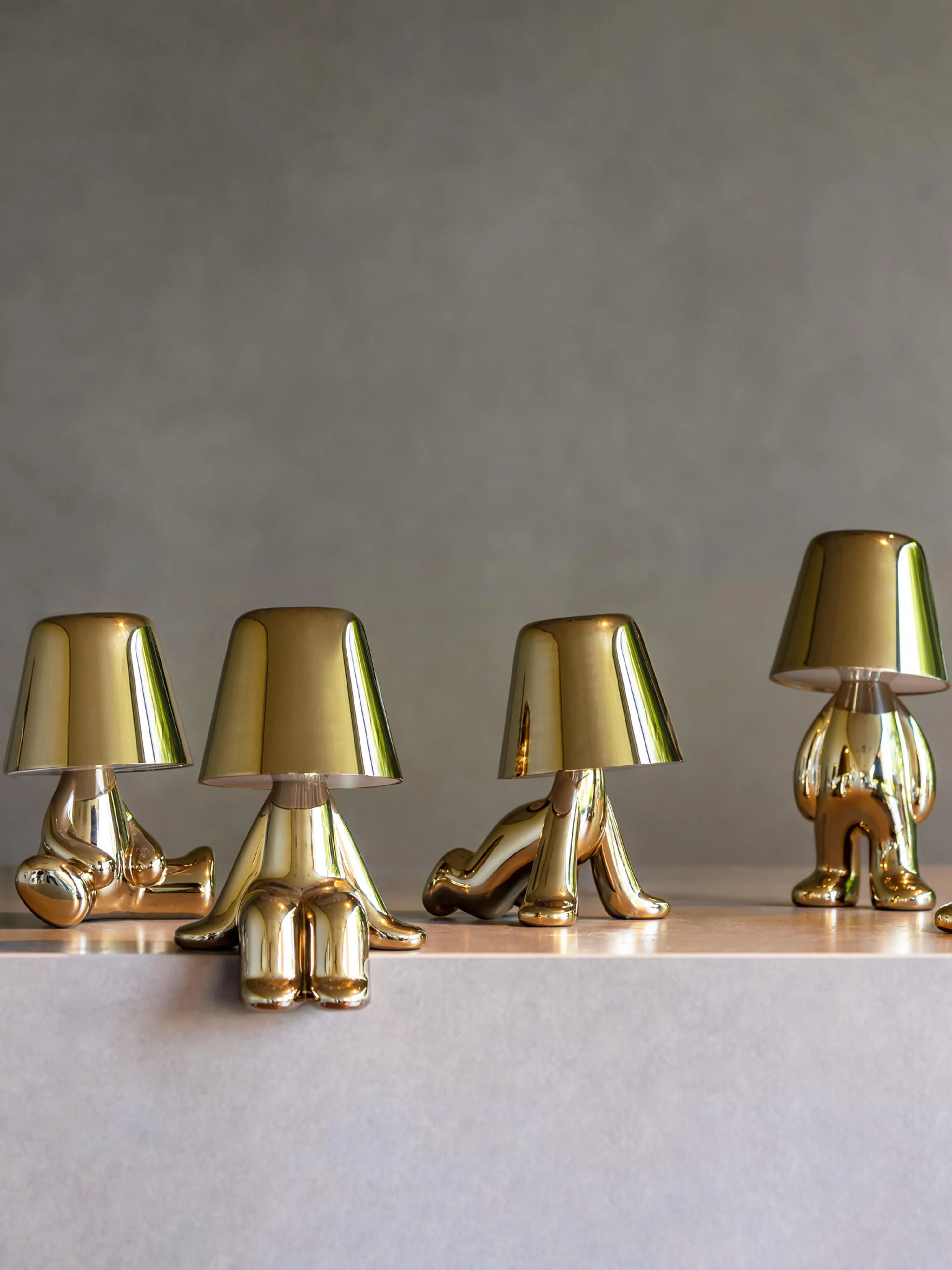 Mobile kleine LED-Tischlampe Golden Brothers Tom, dimmbar