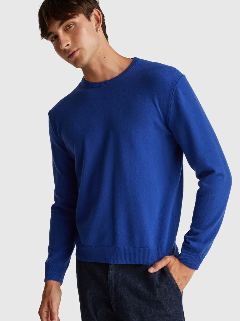 Cornflower blue crew neck sweater in pure Merino wool