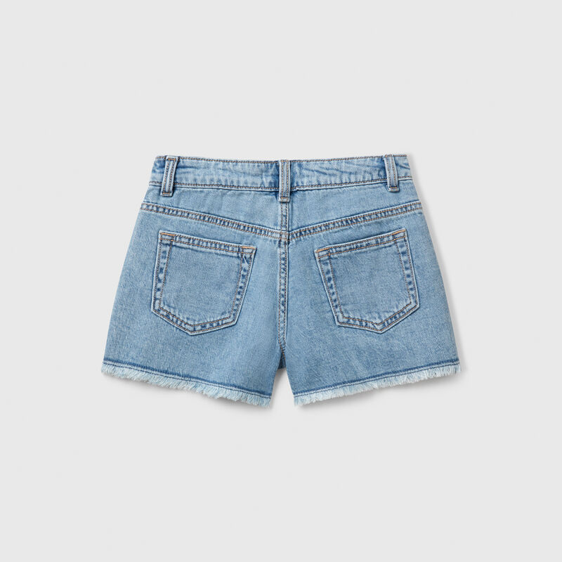Jean shorts with floral embroidery