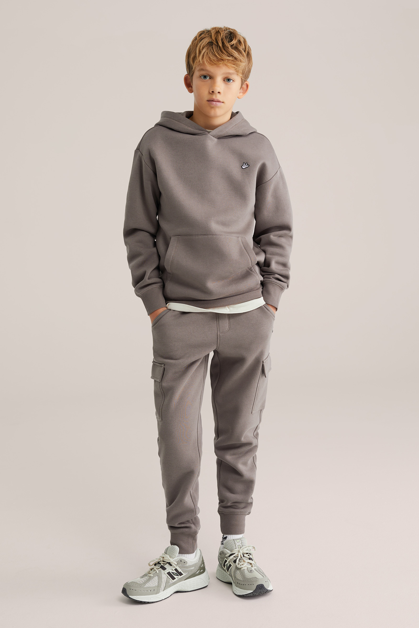 Jongens regular fit joggingbroek met cargozakken en embroidery