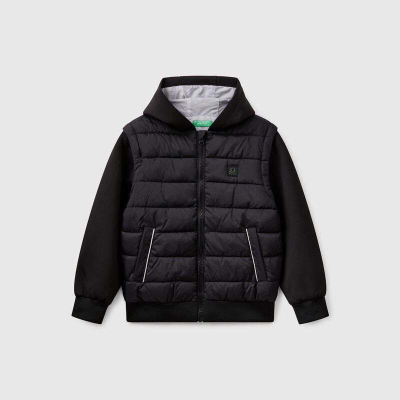 Jacket with removable sleeves