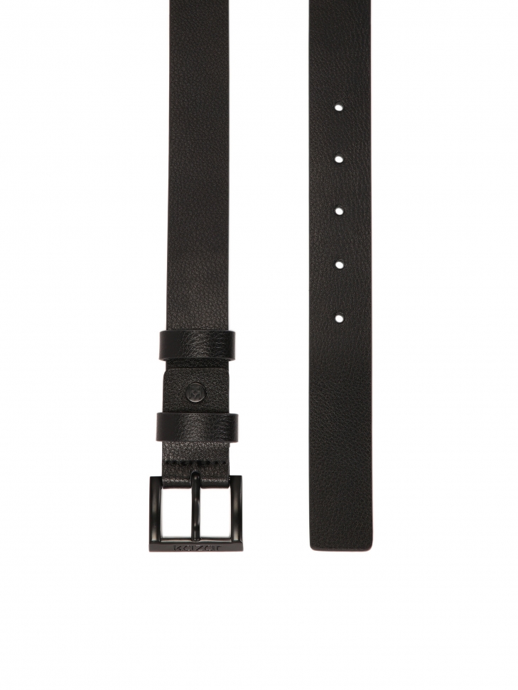 Black belt with a distinctive pea-like texture