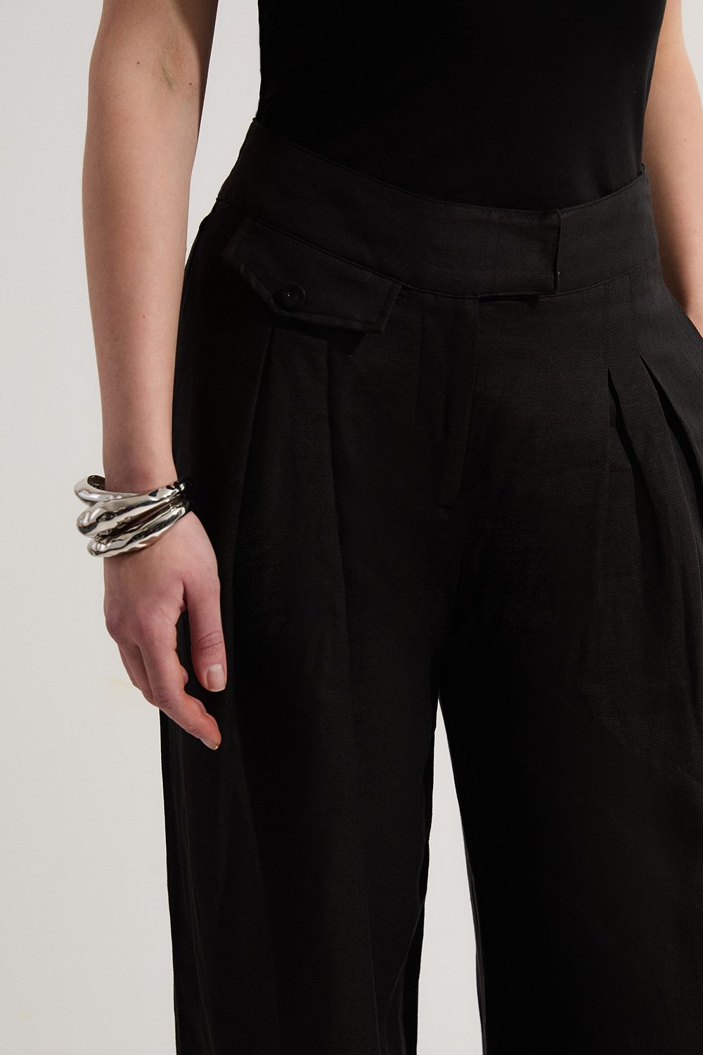 KarenMillen Viscose Linen Pleat And Pocket Detail Woven Straight Leg Trouser
