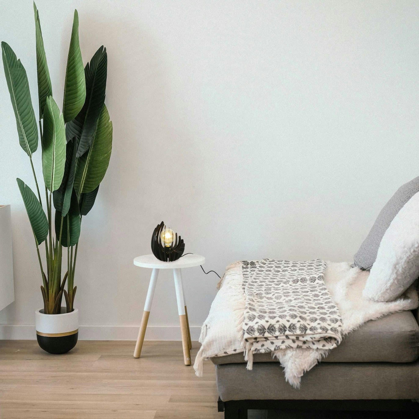 LOSA - Lampe à poser en lamelles de bois noir