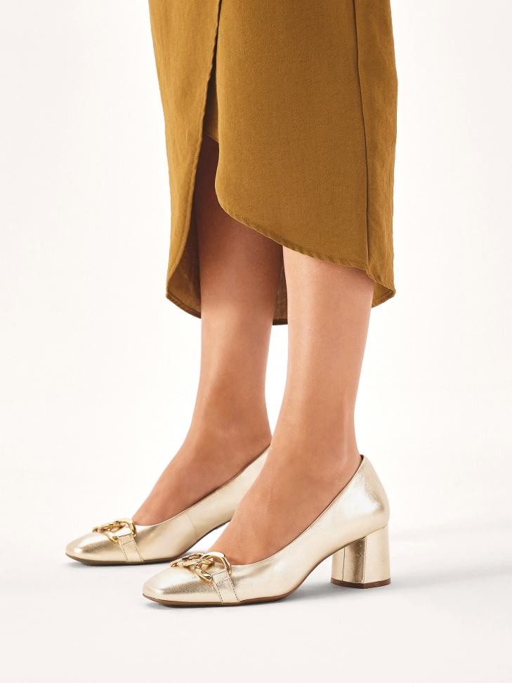 Gold insole comfort pumps